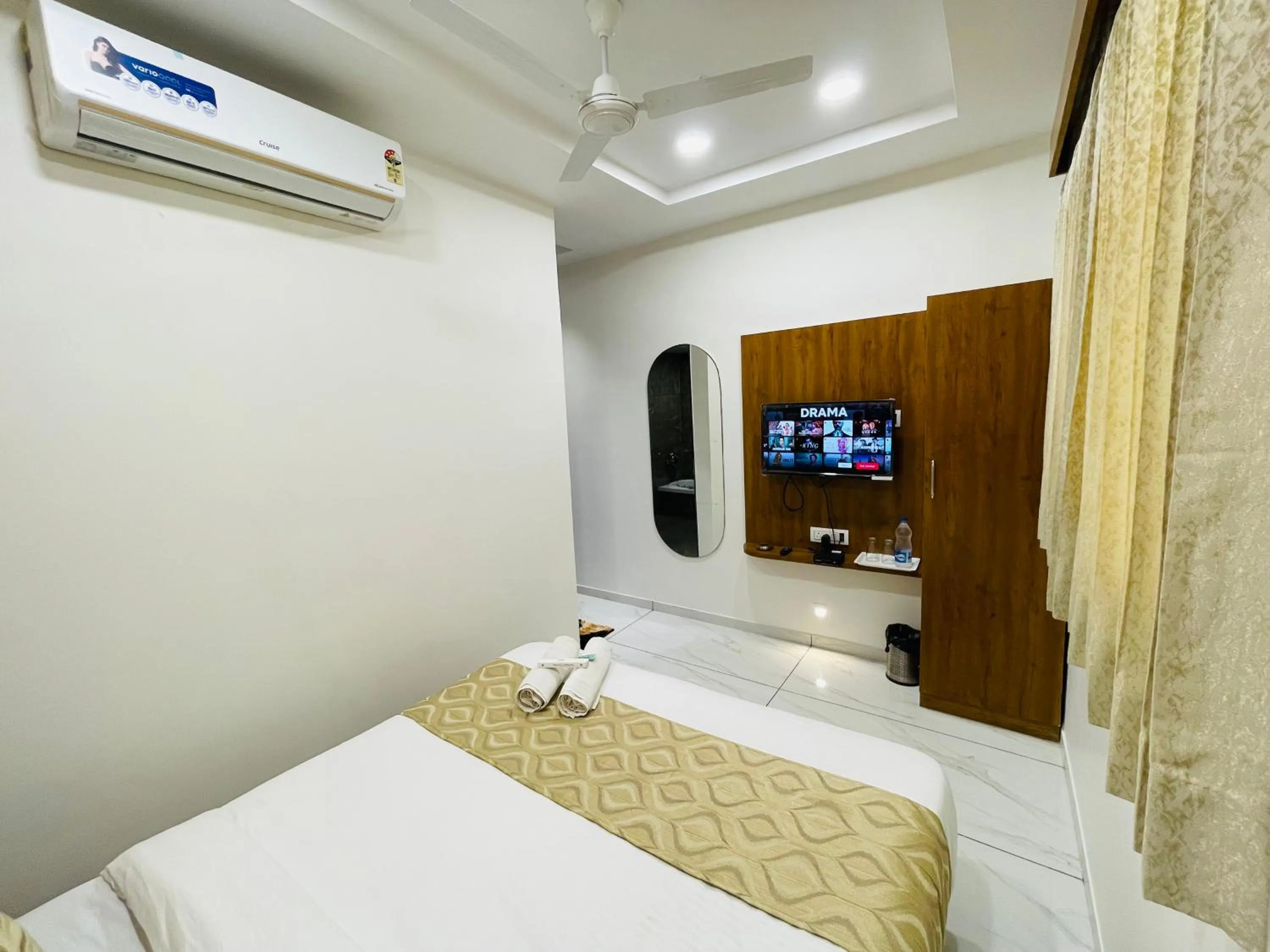 Bed in Hotel Avenue Sky