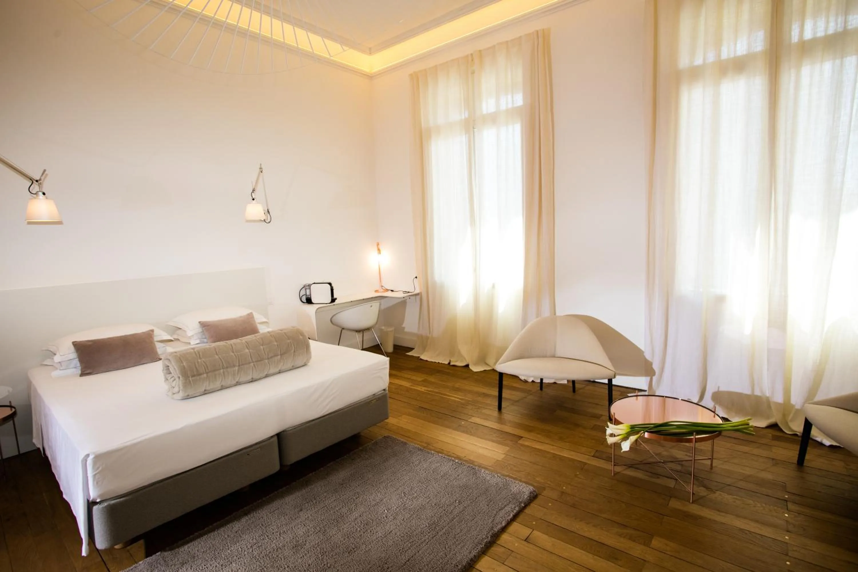 Photo of the whole room, Bed in L'Hôtel Particulier Beziers