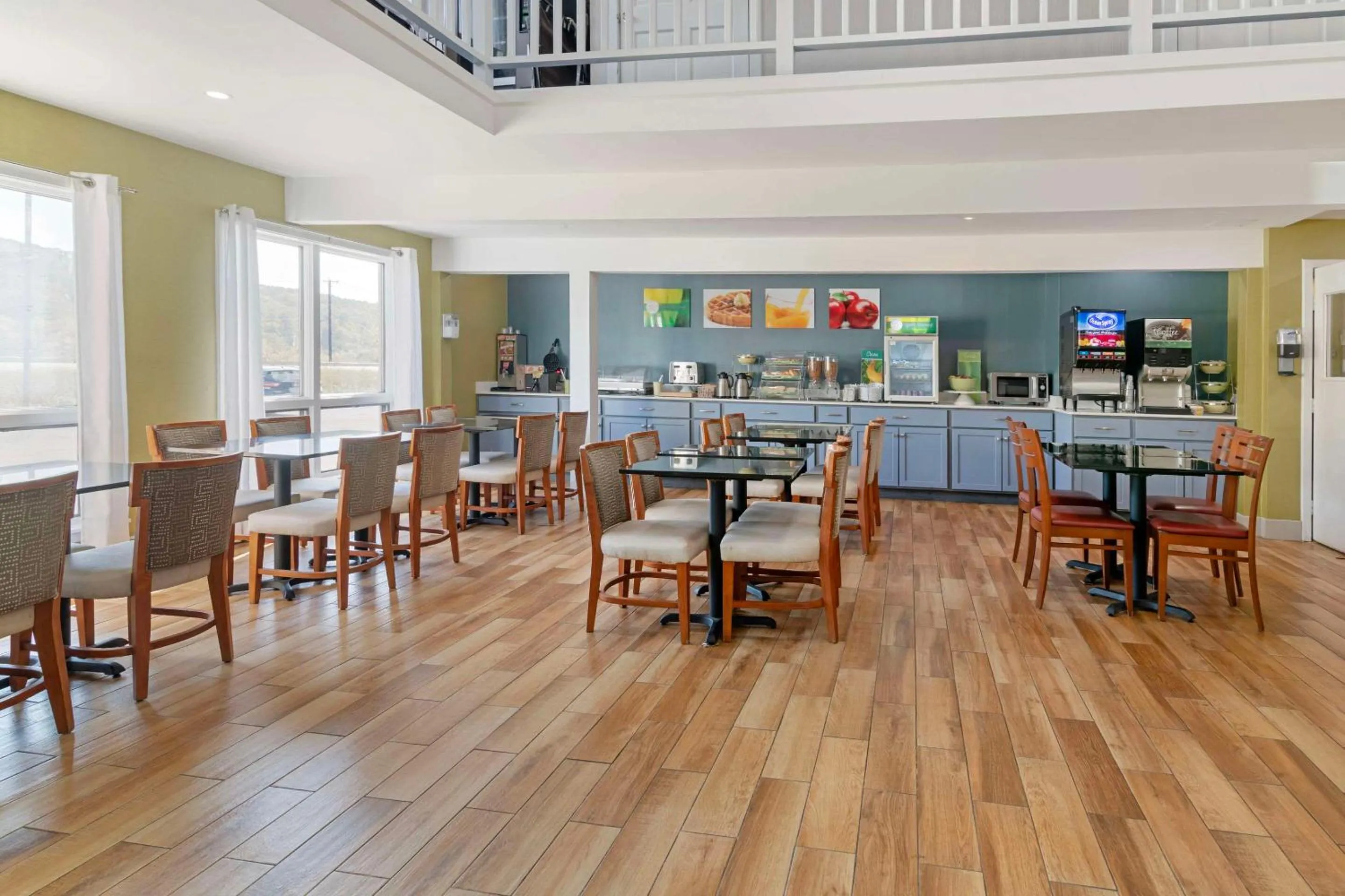 Breakfast in Quality Inn Lebanon - Hanover