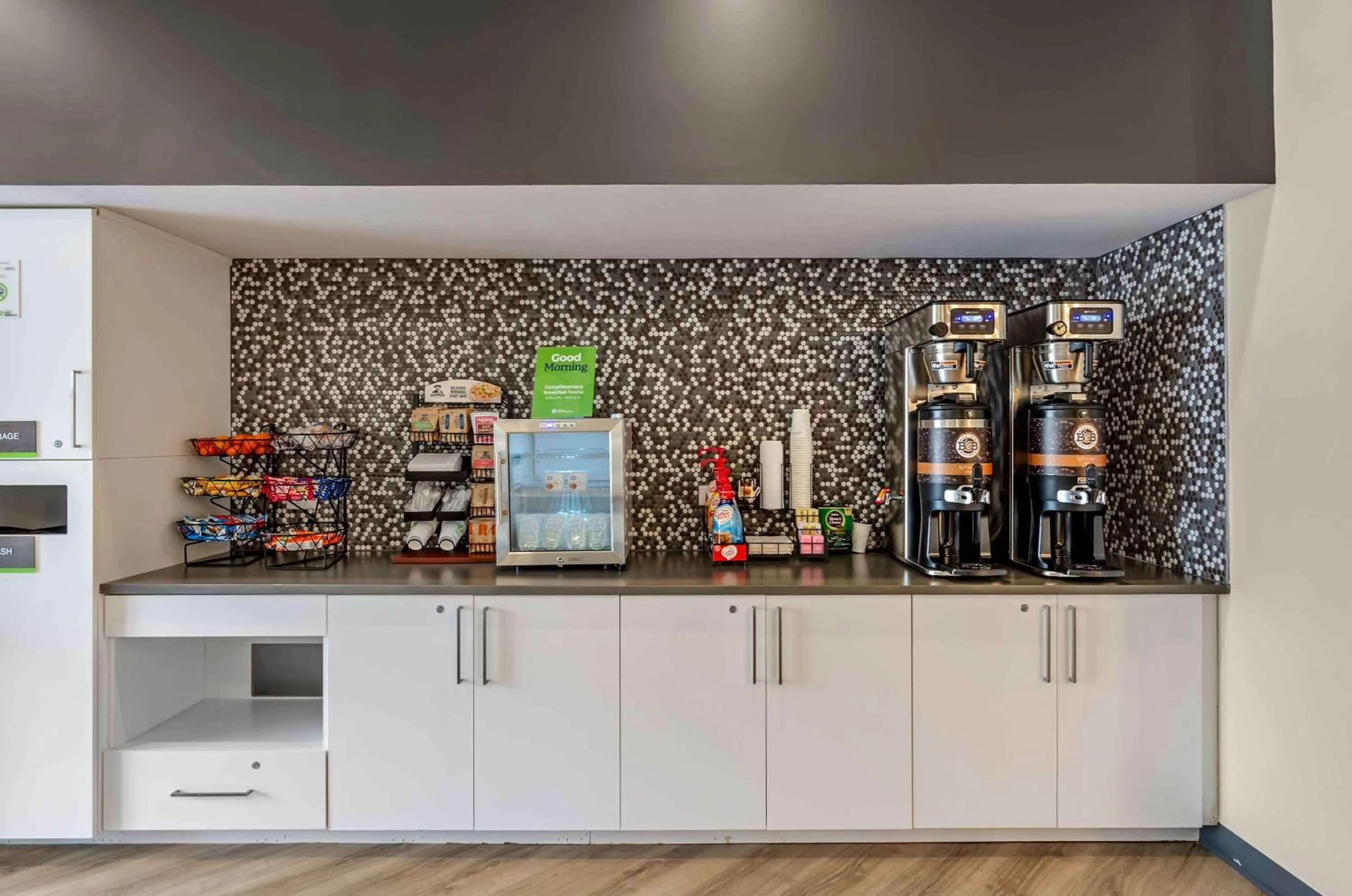 Breakfast in Extended Stay America Premier Suites - Harrisonburg