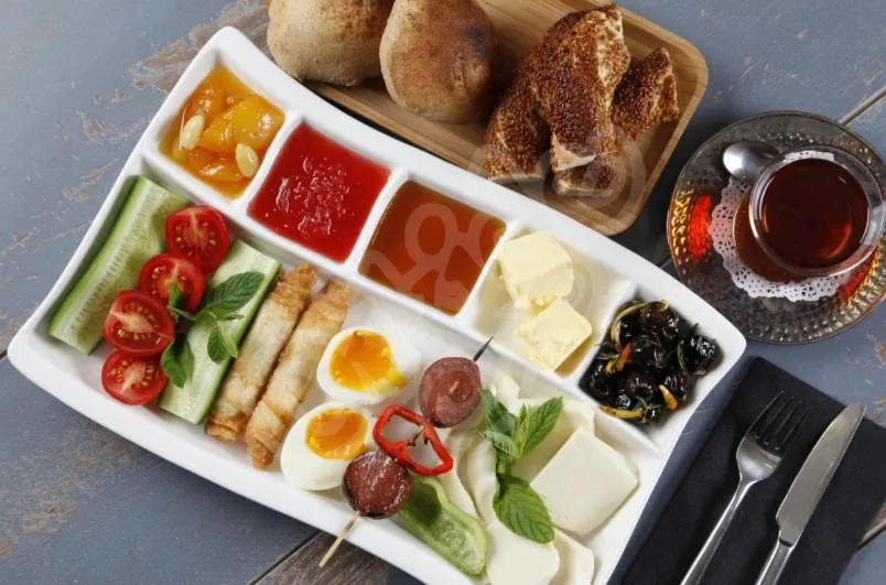 Breakfast in BZN Airport Hotel