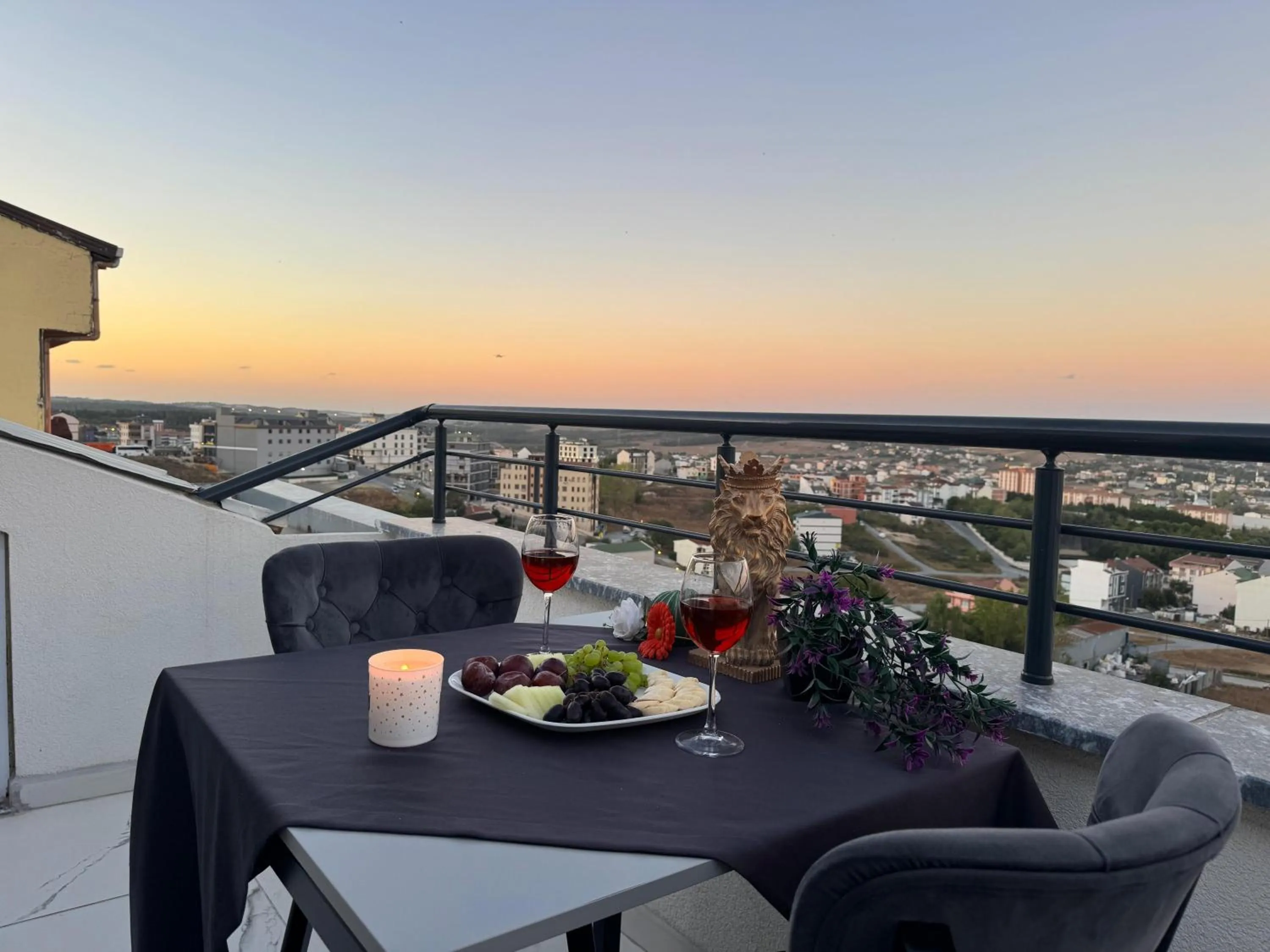 Natural landscape in BZN Airport Hotel