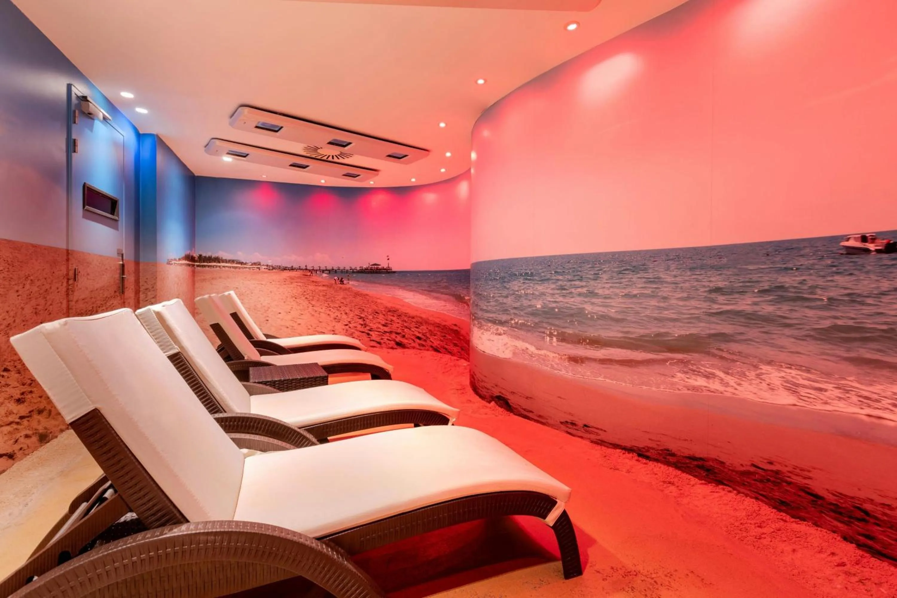 Beach in Corendon Amsterdam New-West, a Tribute Portfolio Hotel