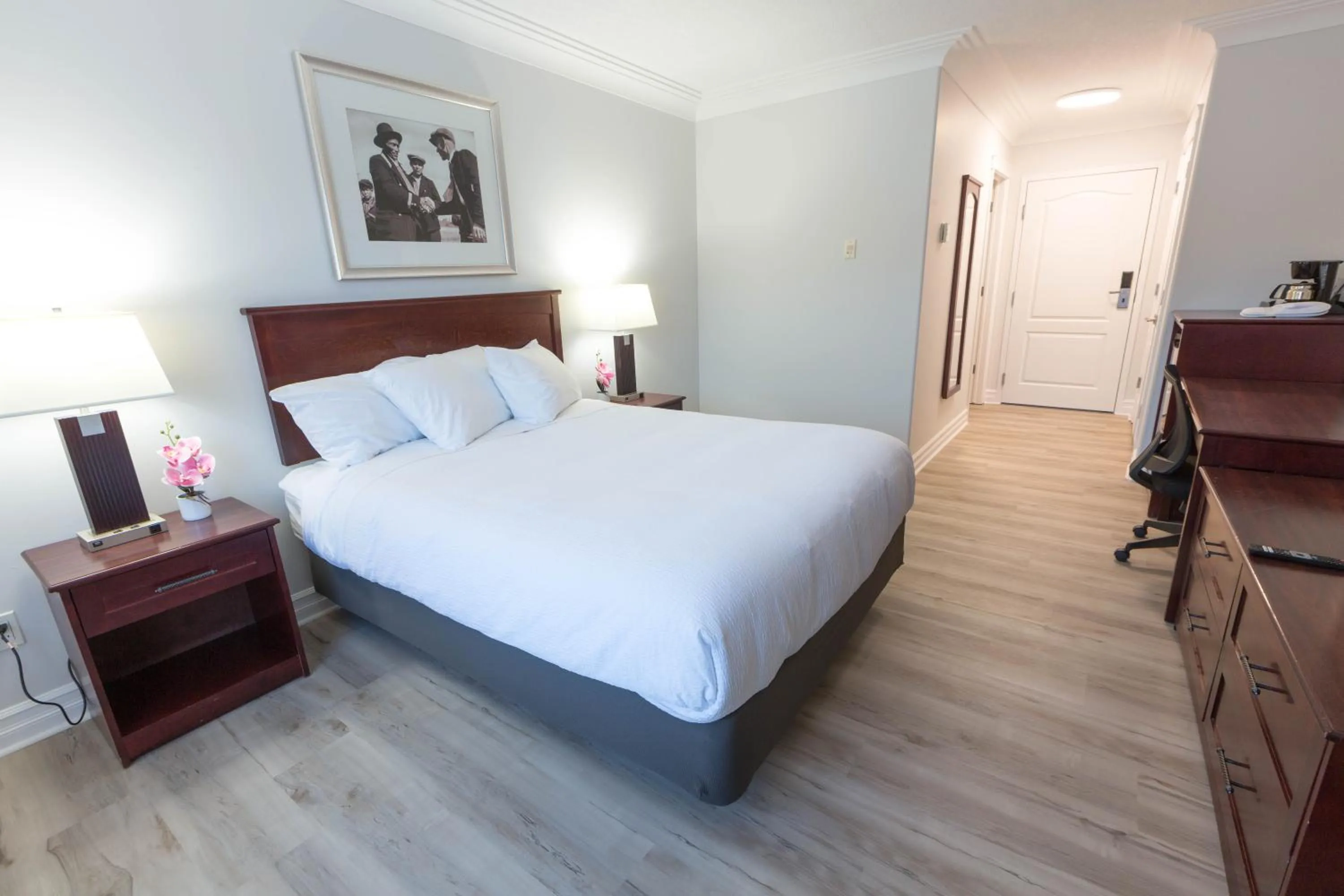 Bed in Nova Inn Inuvik