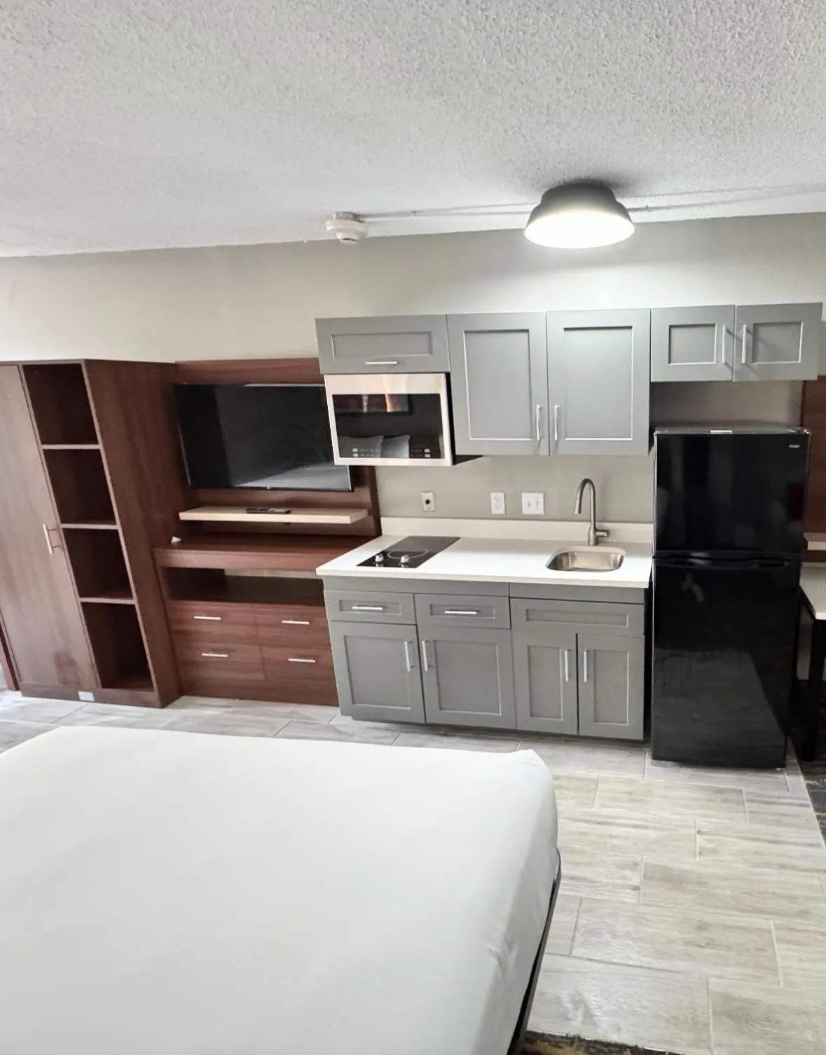 Hawthorn Extended Stay by Wyndham Columbia-Ft Jackson