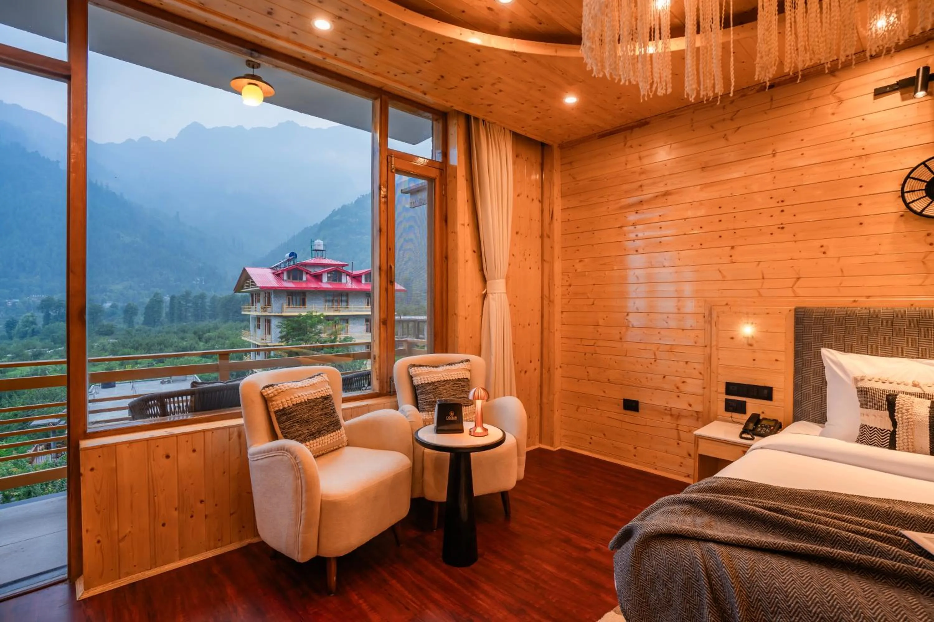 Mountain view, Bed in Olgah Manali