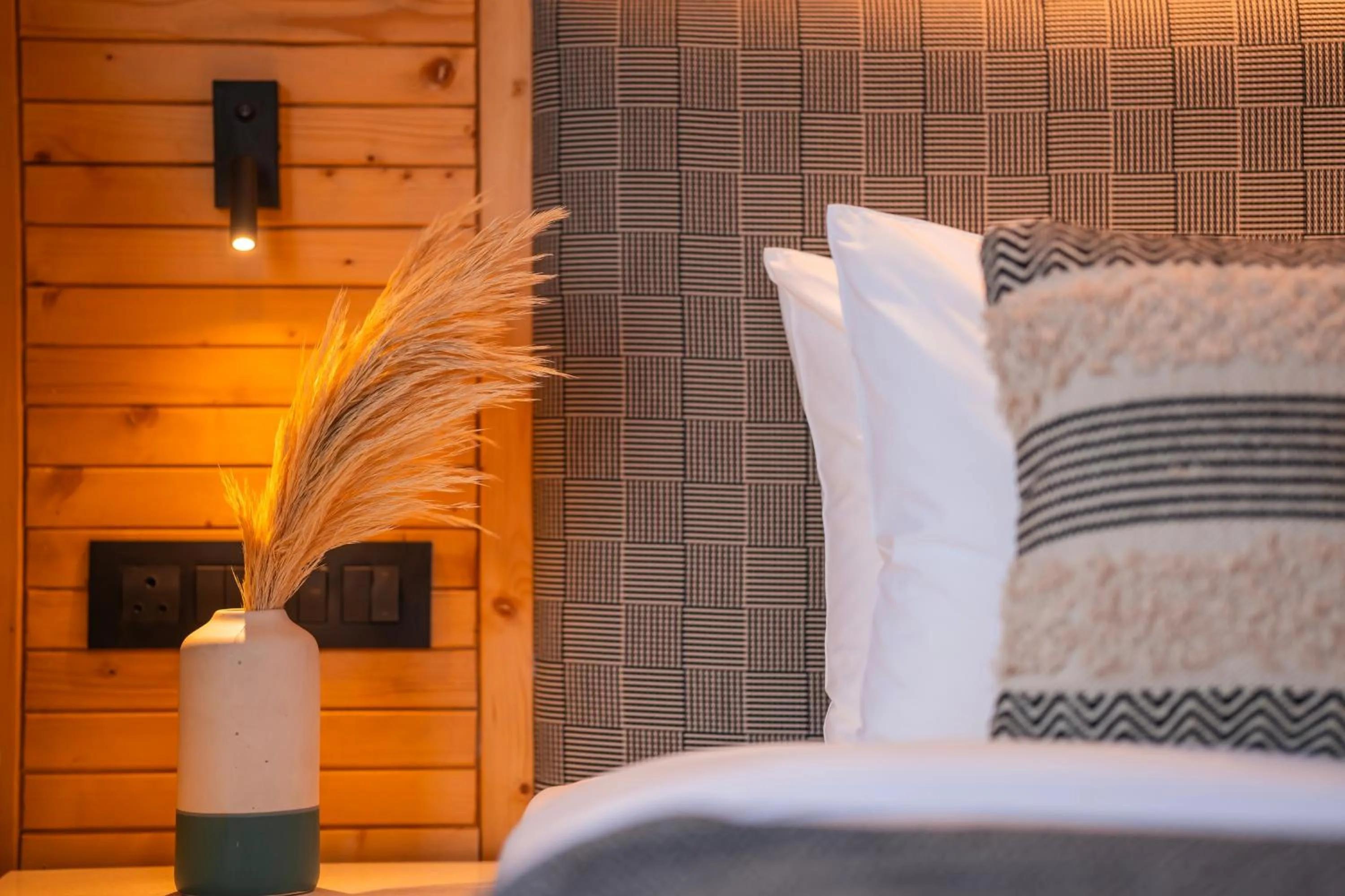 Bedroom, Bed in Olgah Manali