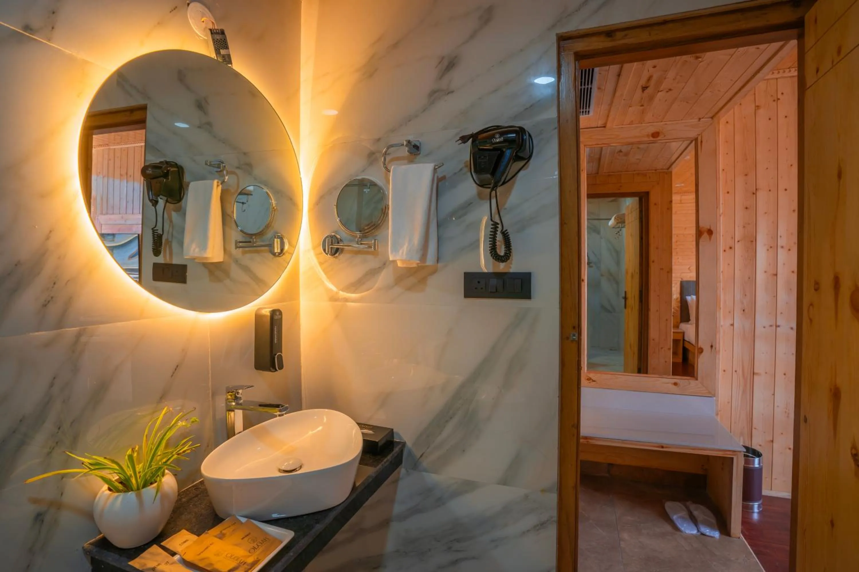 Bathroom, Bed in Olgah Manali