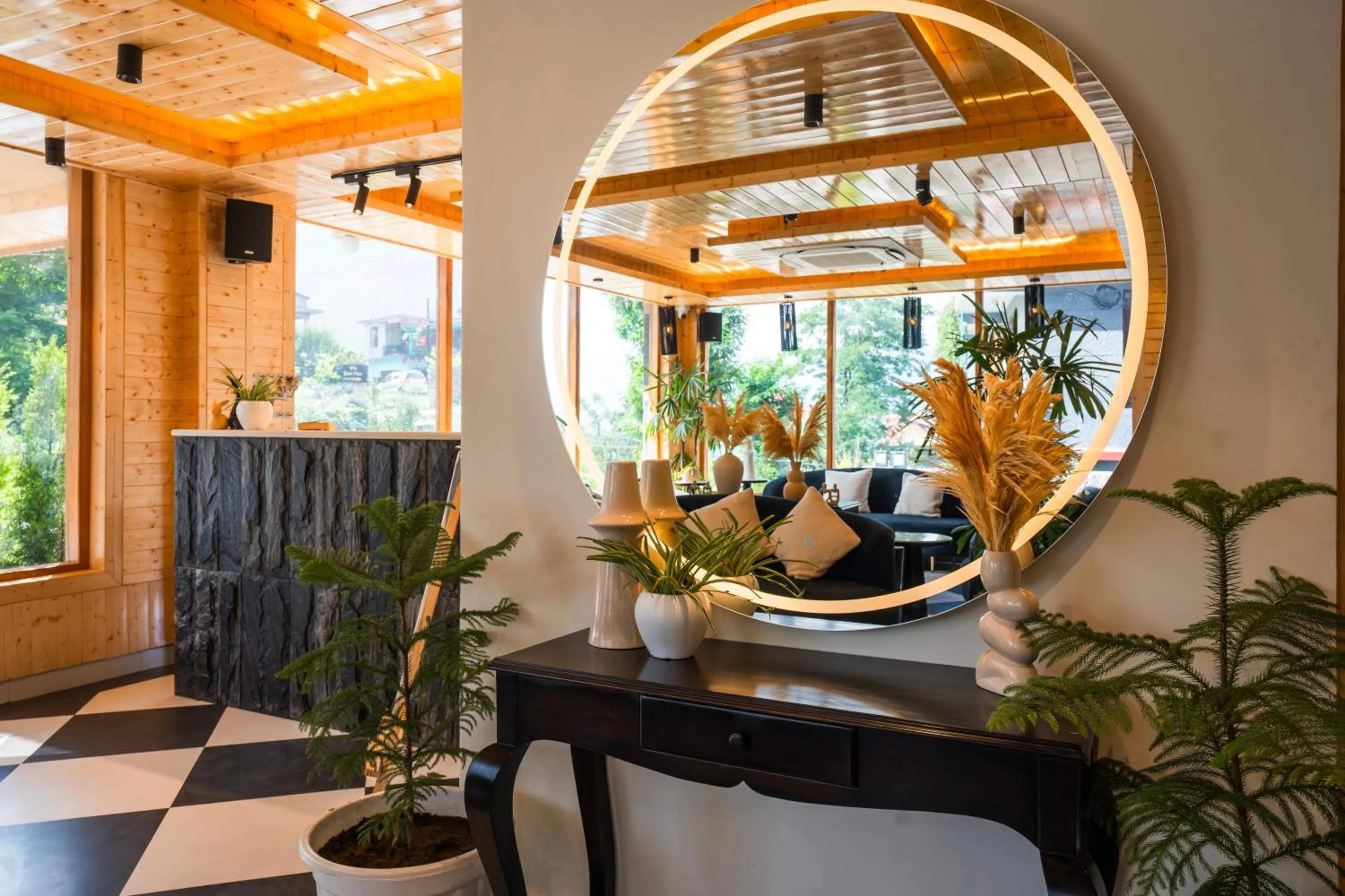 Lobby or reception in Olgah Manali