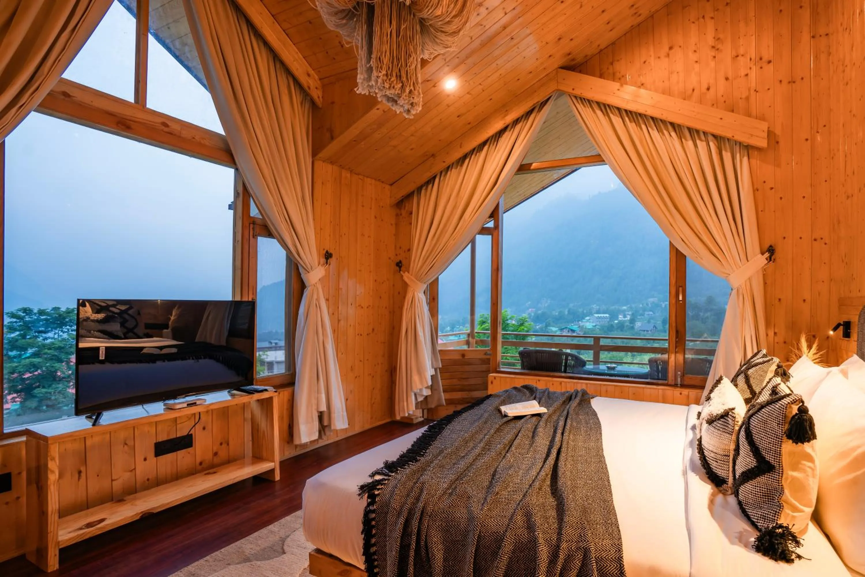 TV and multimedia, Bed in Olgah Manali