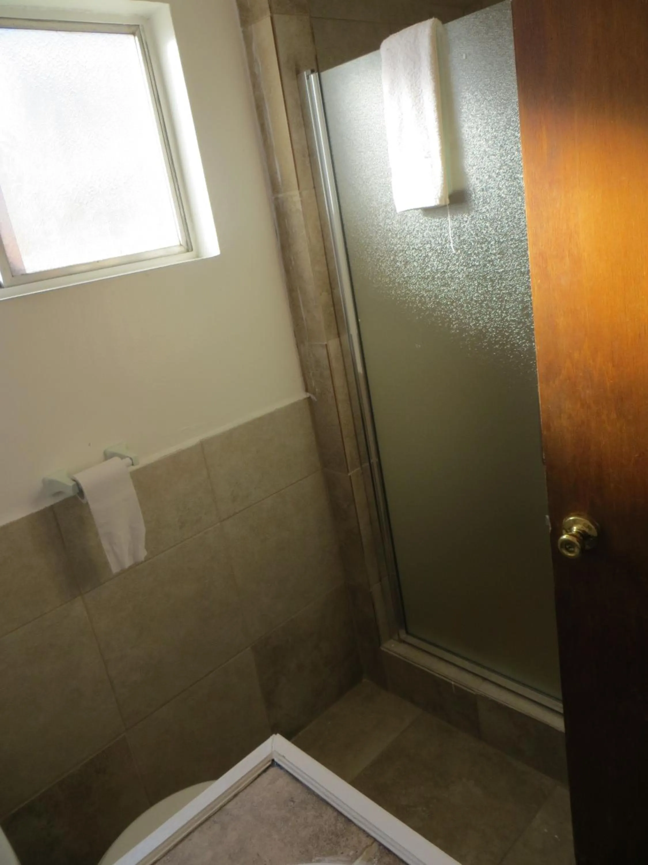 Bathroom in Capri Motel