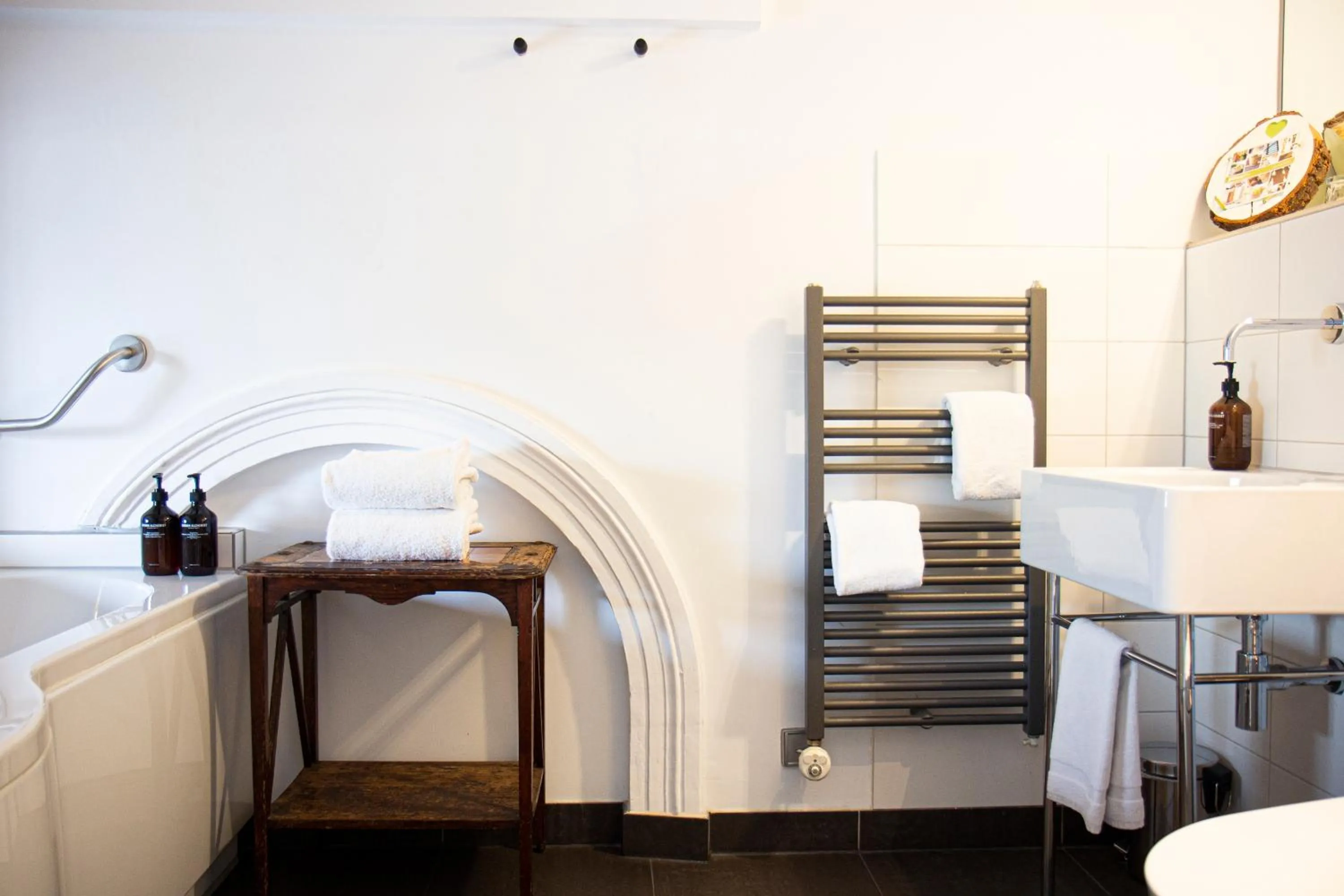 Bathroom in Suitehotel Pincoffs