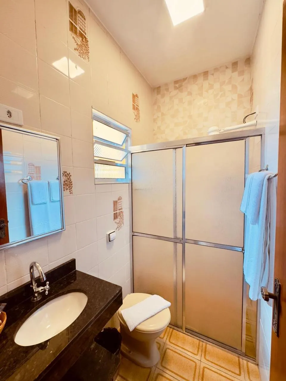 Shower in Pousada Amanhecer do Itaguá