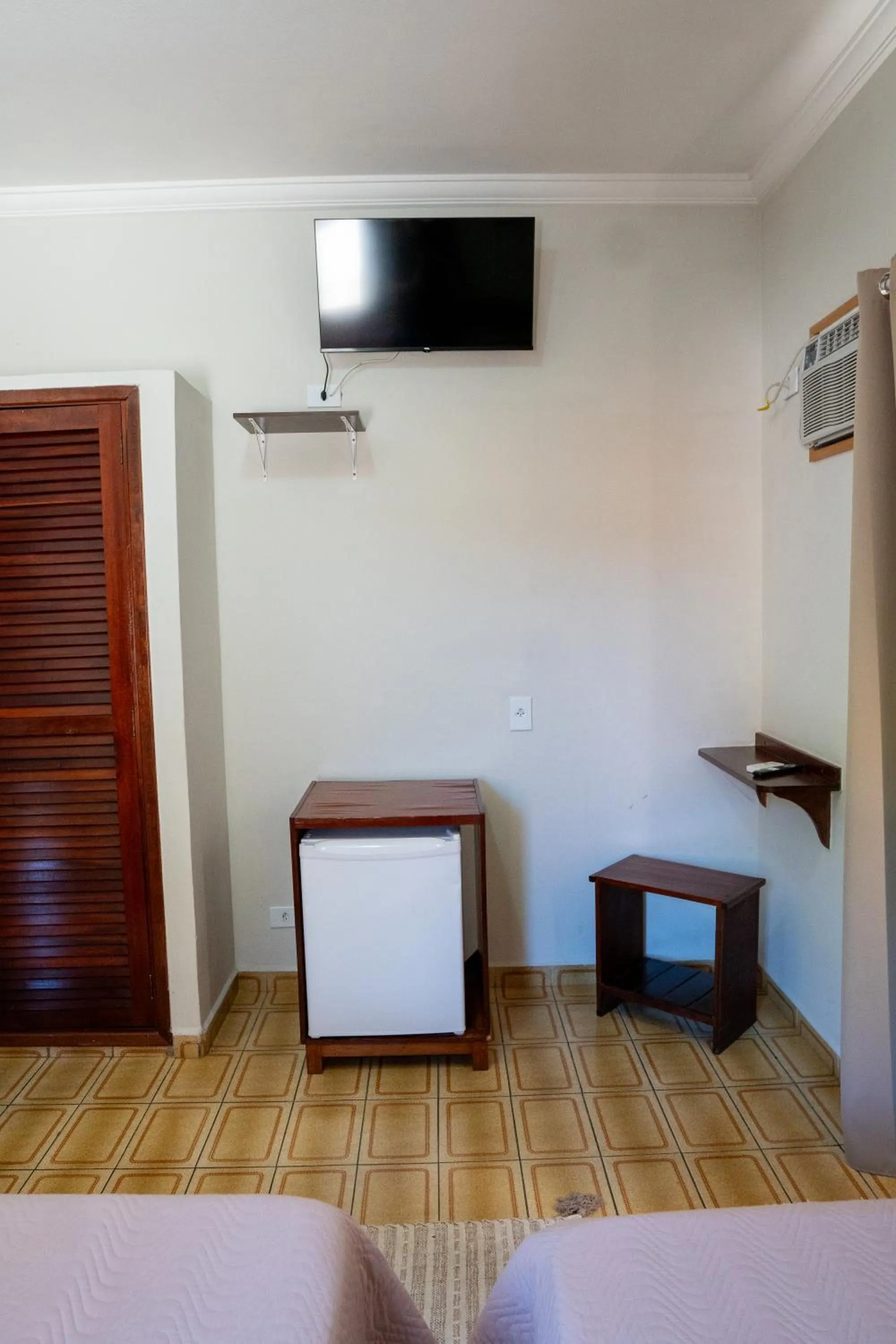 TV and multimedia in Pousada Amanhecer do Itaguá