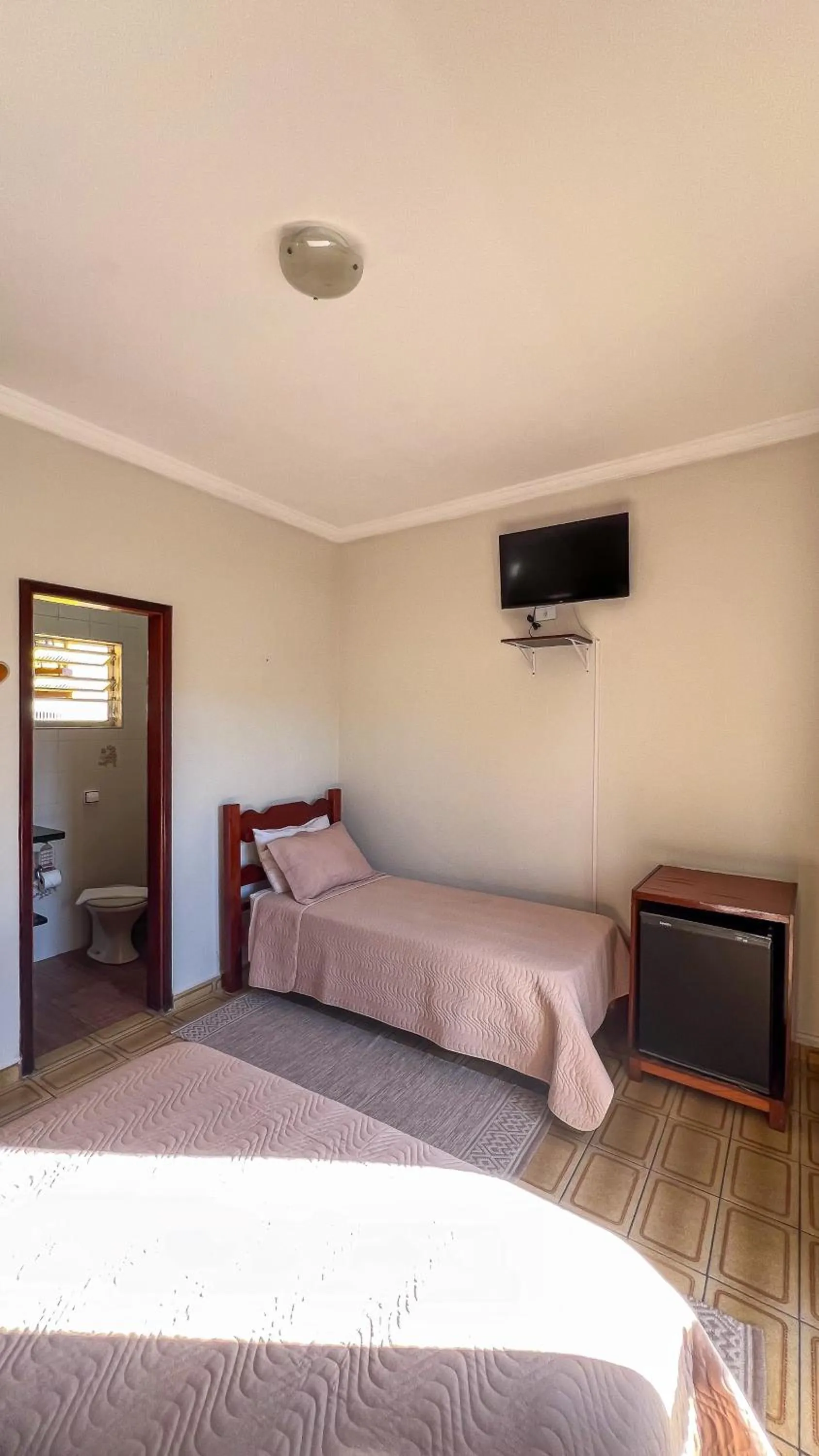 TV and multimedia in Pousada Amanhecer do Itaguá