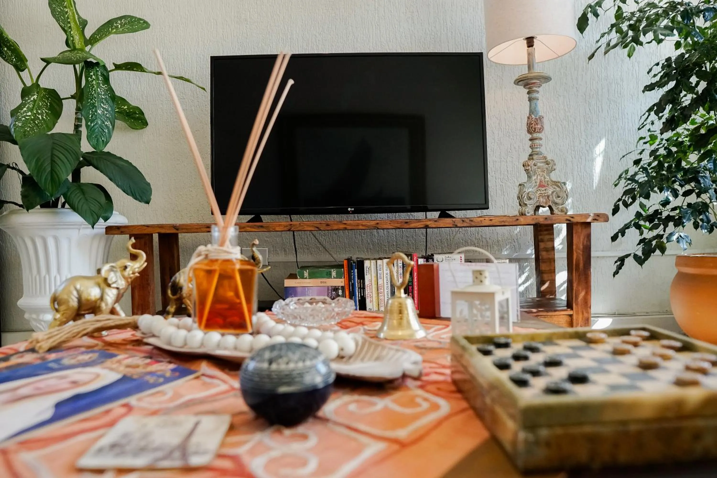 Communal lounge/ TV room in Pousada Amanhecer do Itaguá