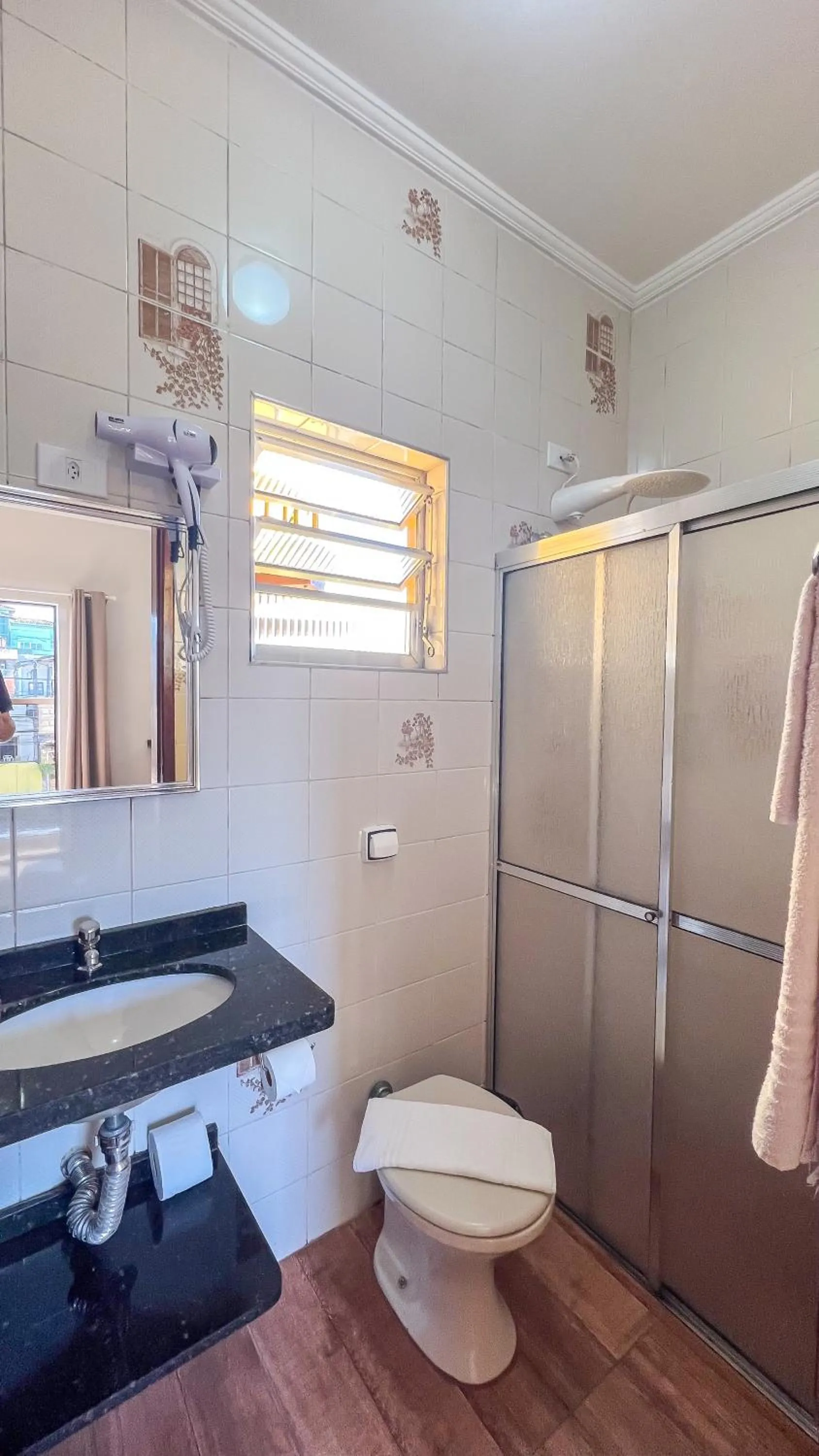 Shower in Pousada Amanhecer do Itaguá