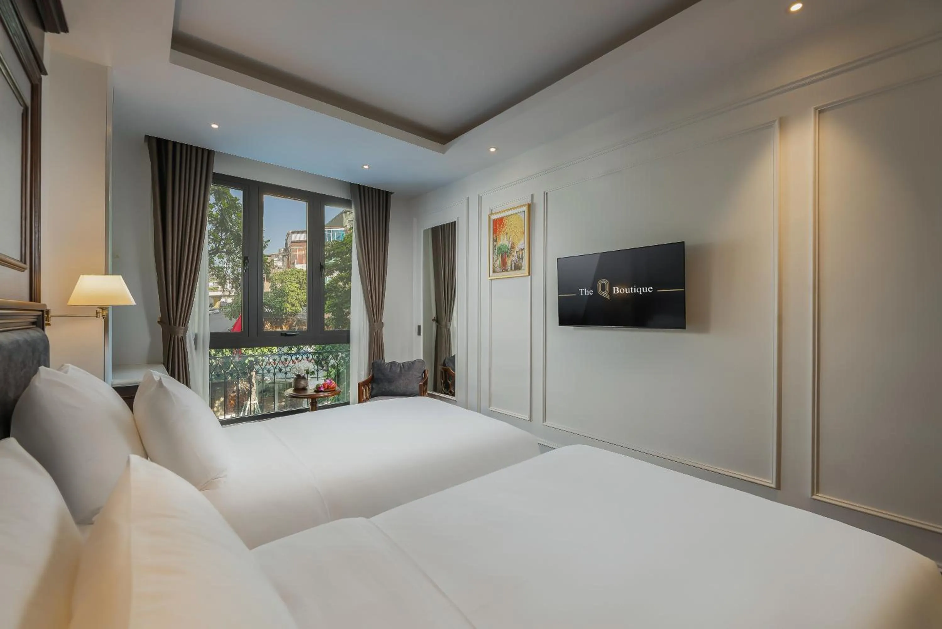 View (from property/room), Bed in The Q Boutique Hotel