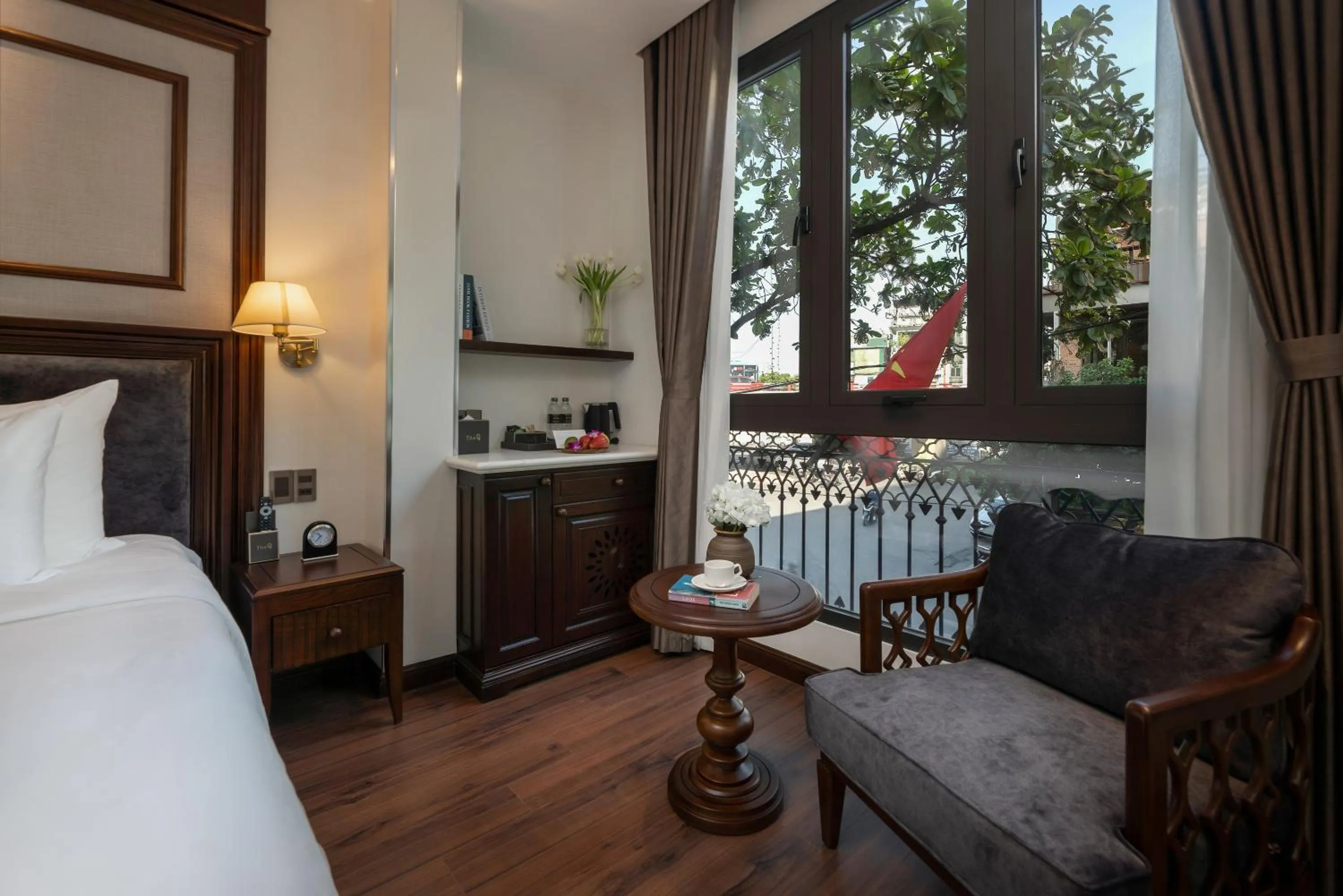 View (from property/room), Bed in The Q Boutique Hotel