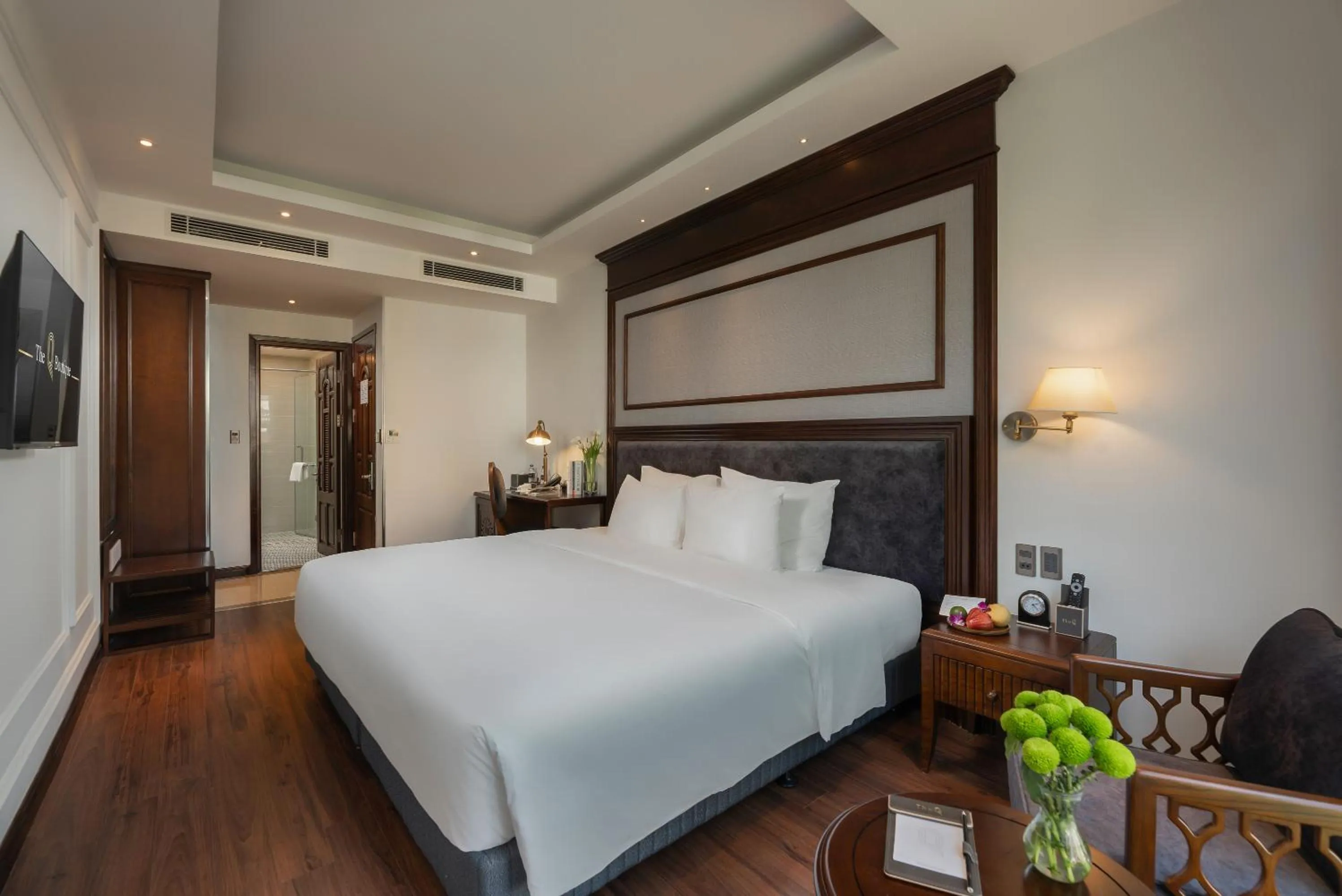 Bed in The Q Boutique Hotel