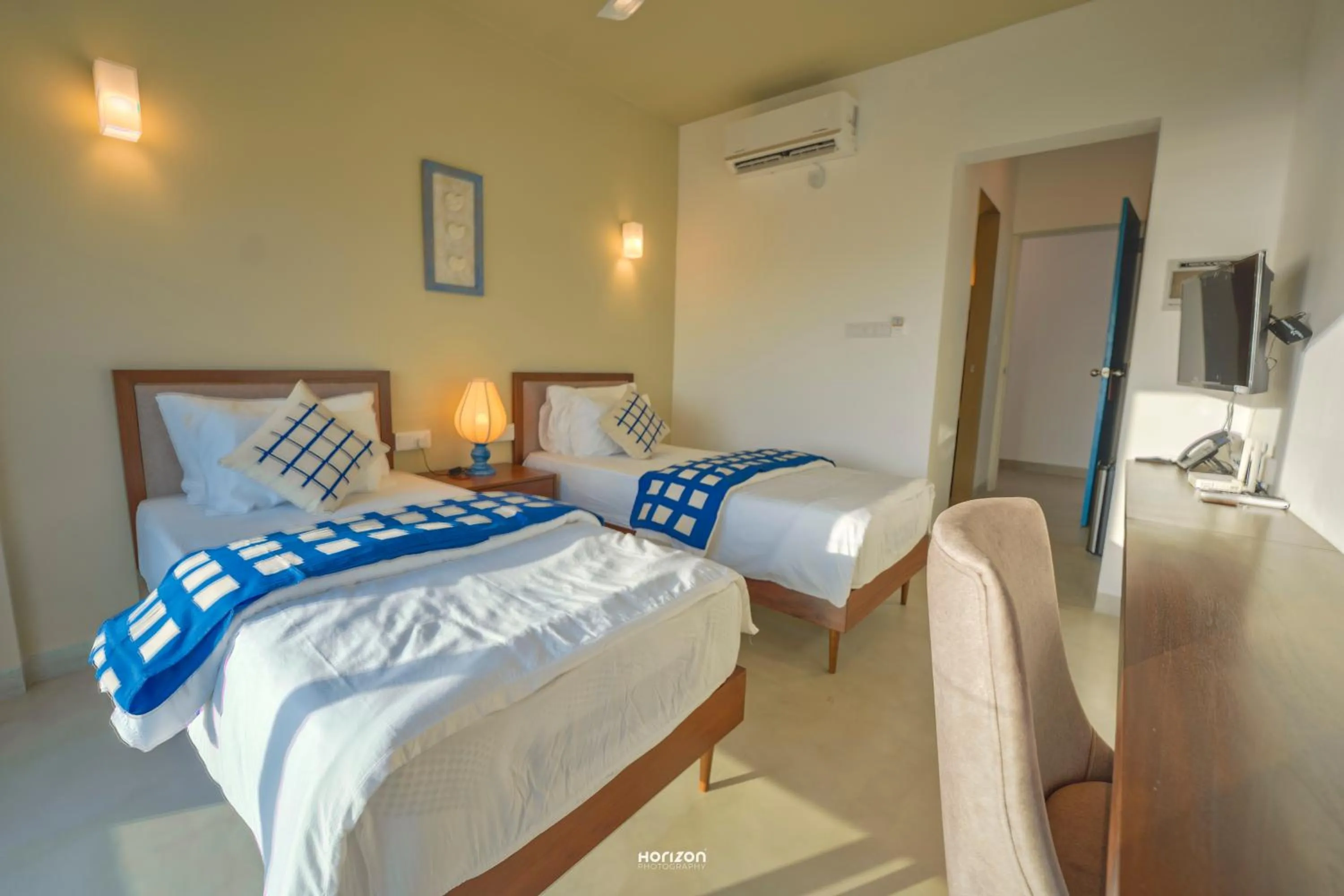 Photo of the whole room, Bed in 50 By The Sea