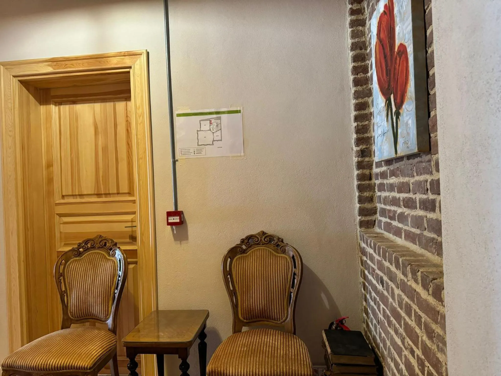 Seating area in HanFlats