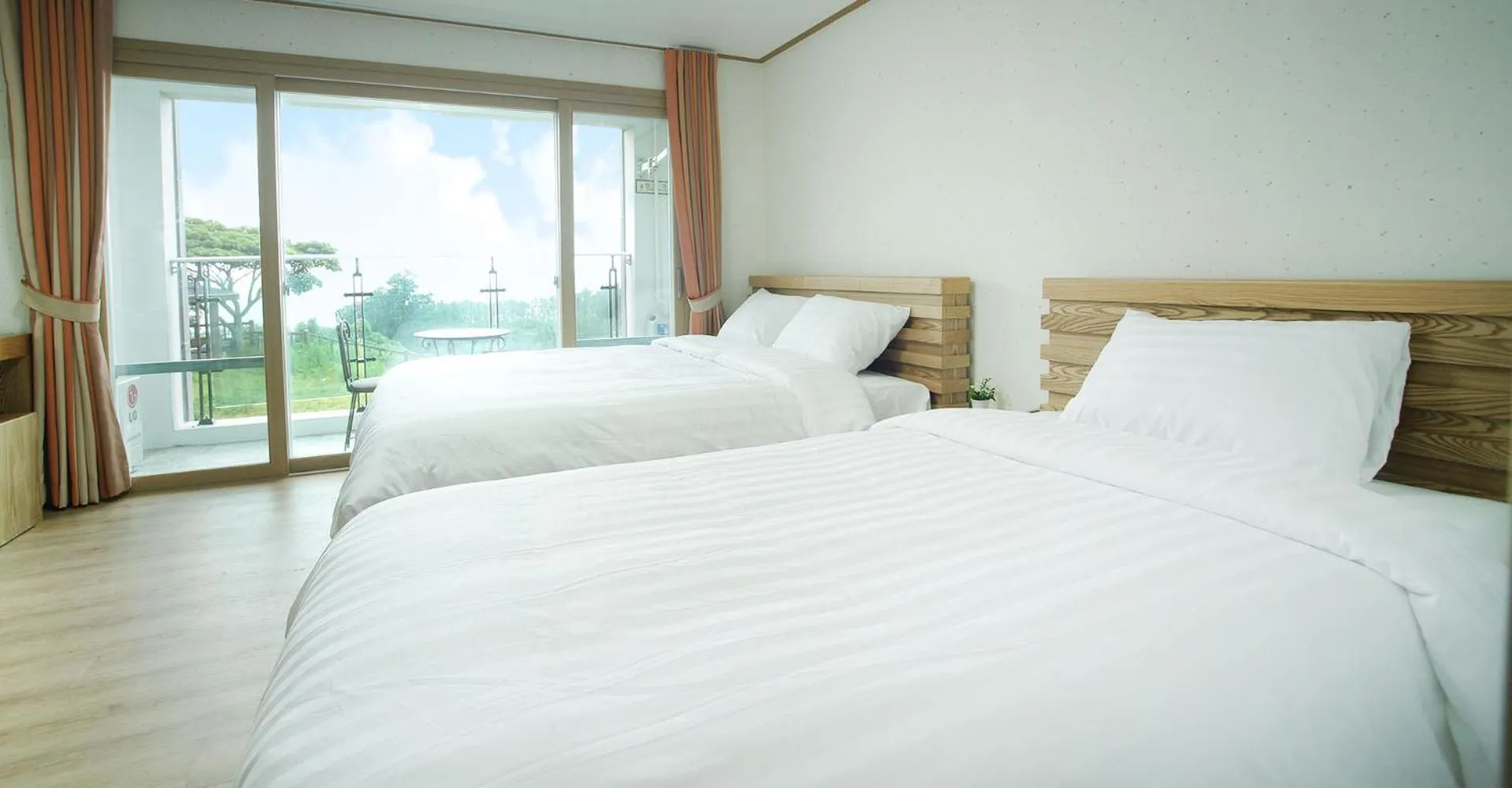 Bedroom, Bed in Bowhill Resort & Pension