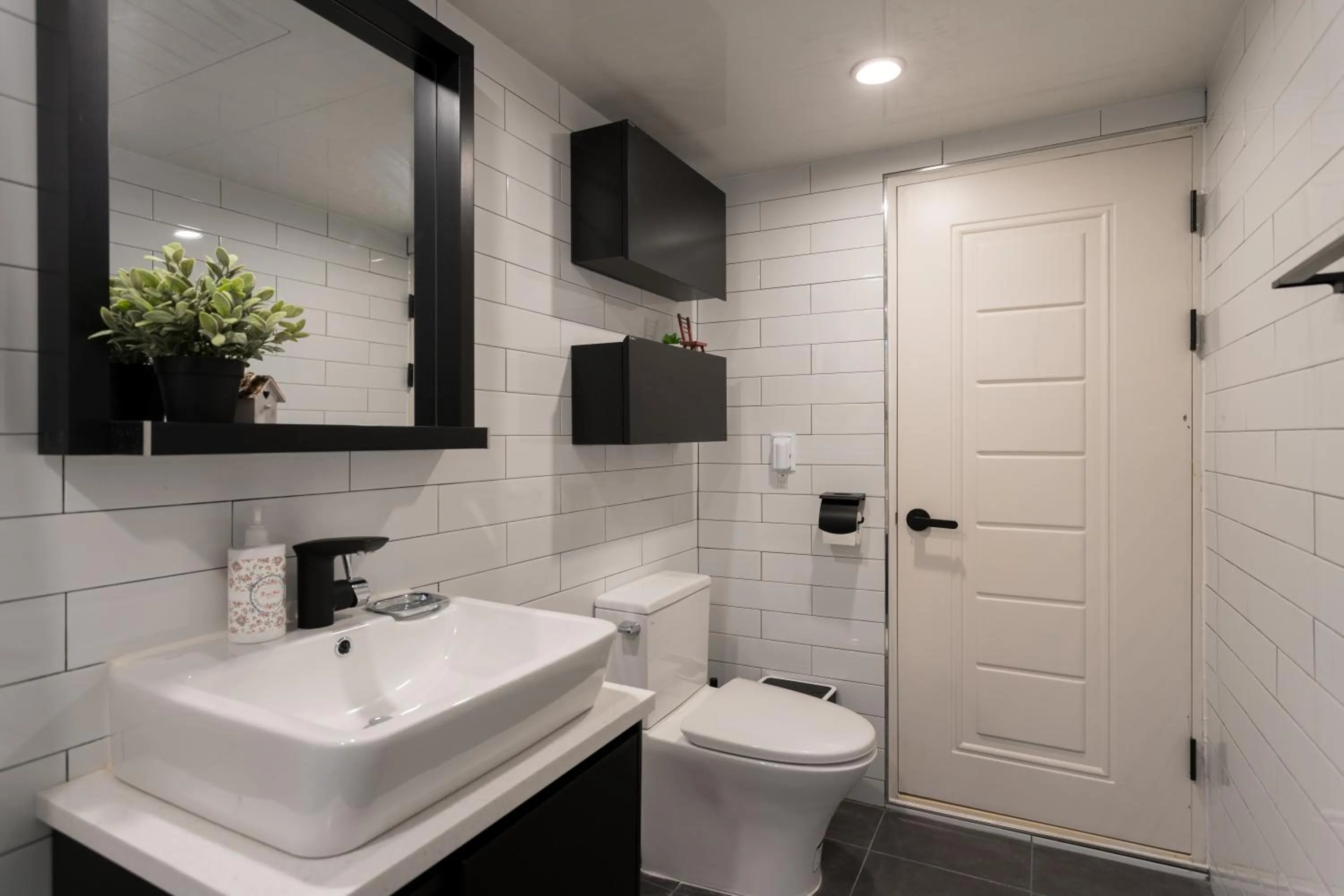 Toilet in The Blossom Yeonnam Guesthouse