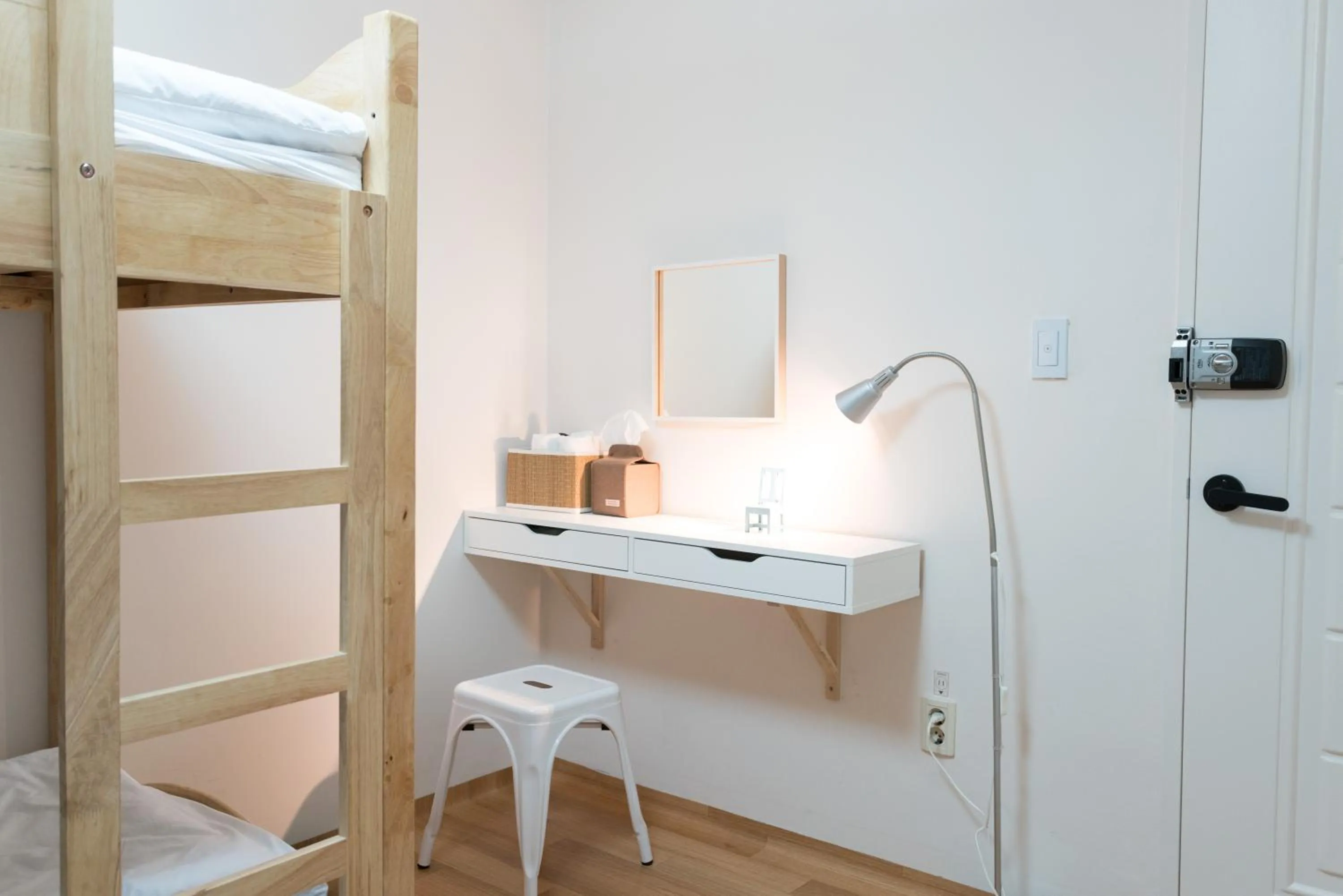 Photo of the whole room in The Blossom Yeonnam Guesthouse