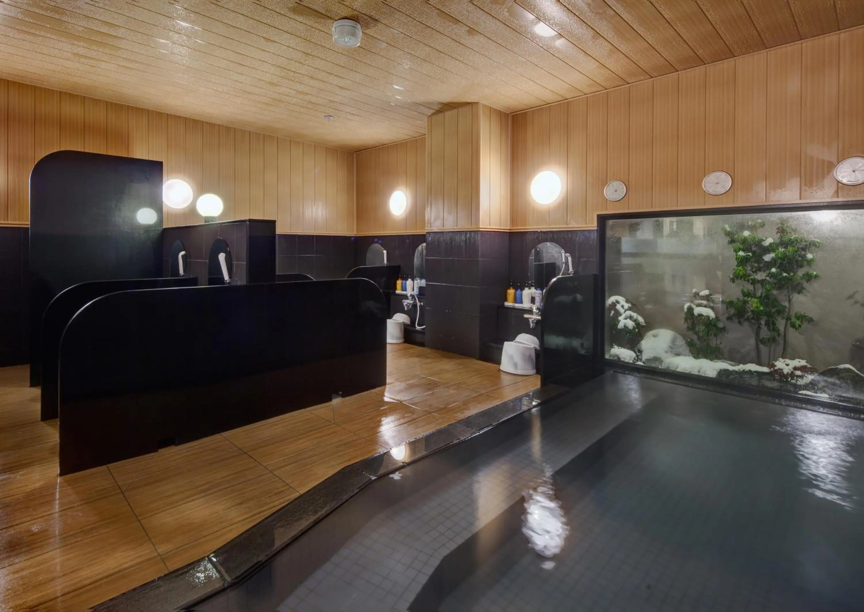 Public Bath in Hotel Route-Inn Oshu
