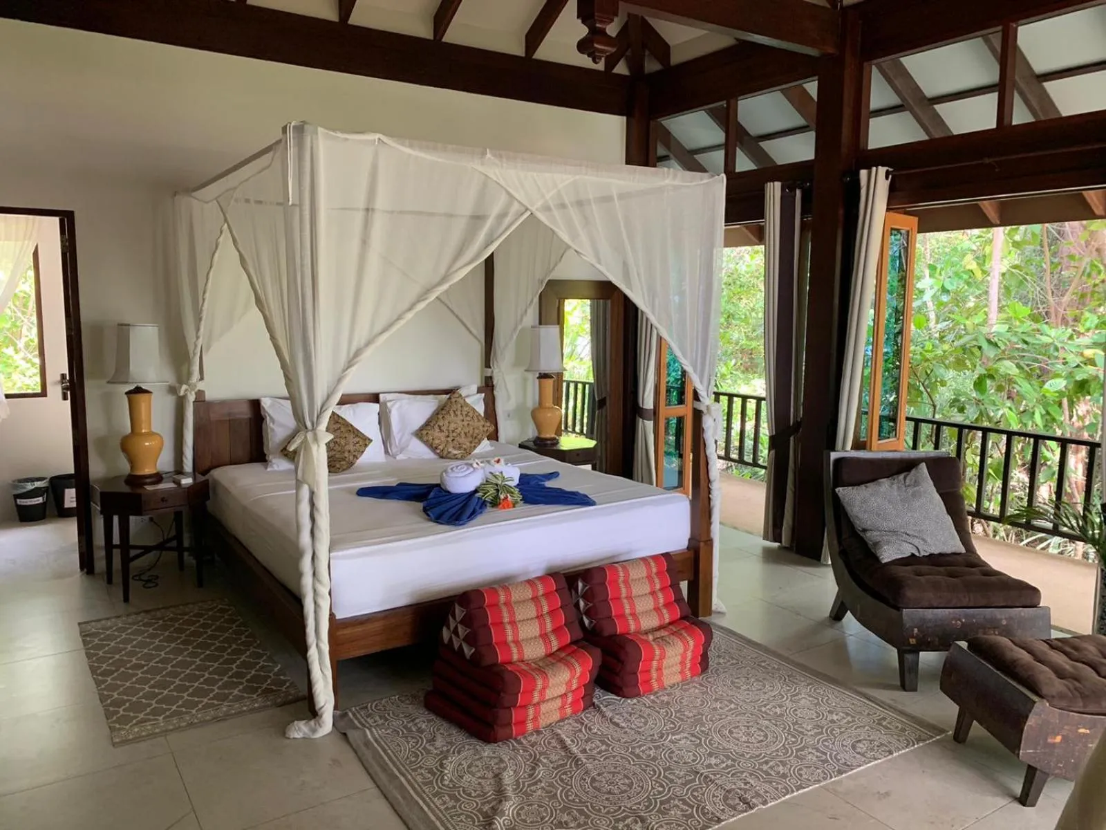 Bed in Koh Jum Beach Villas "A member of Secret Retreats"