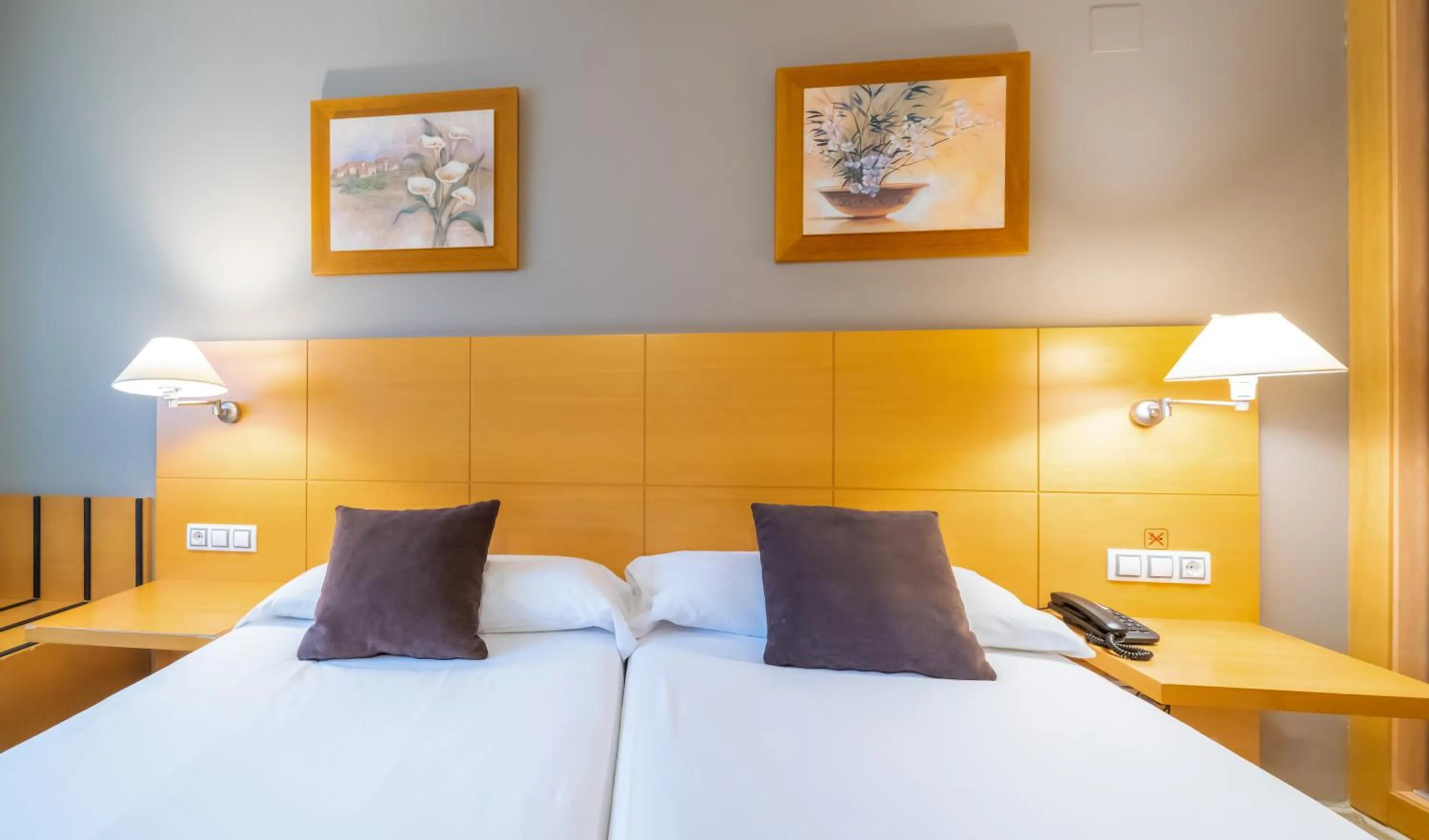 Photo of the whole room, Bed in La City Estación