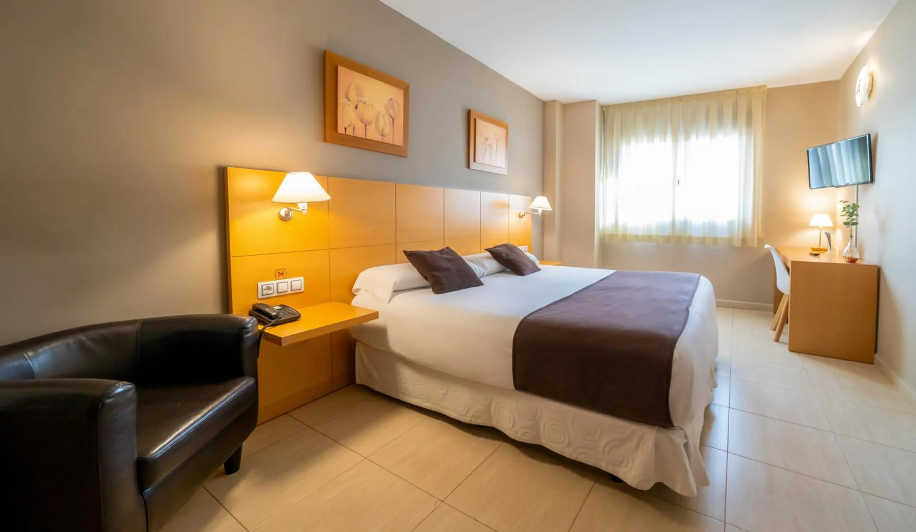 Photo of the whole room, Bed in La City Estación