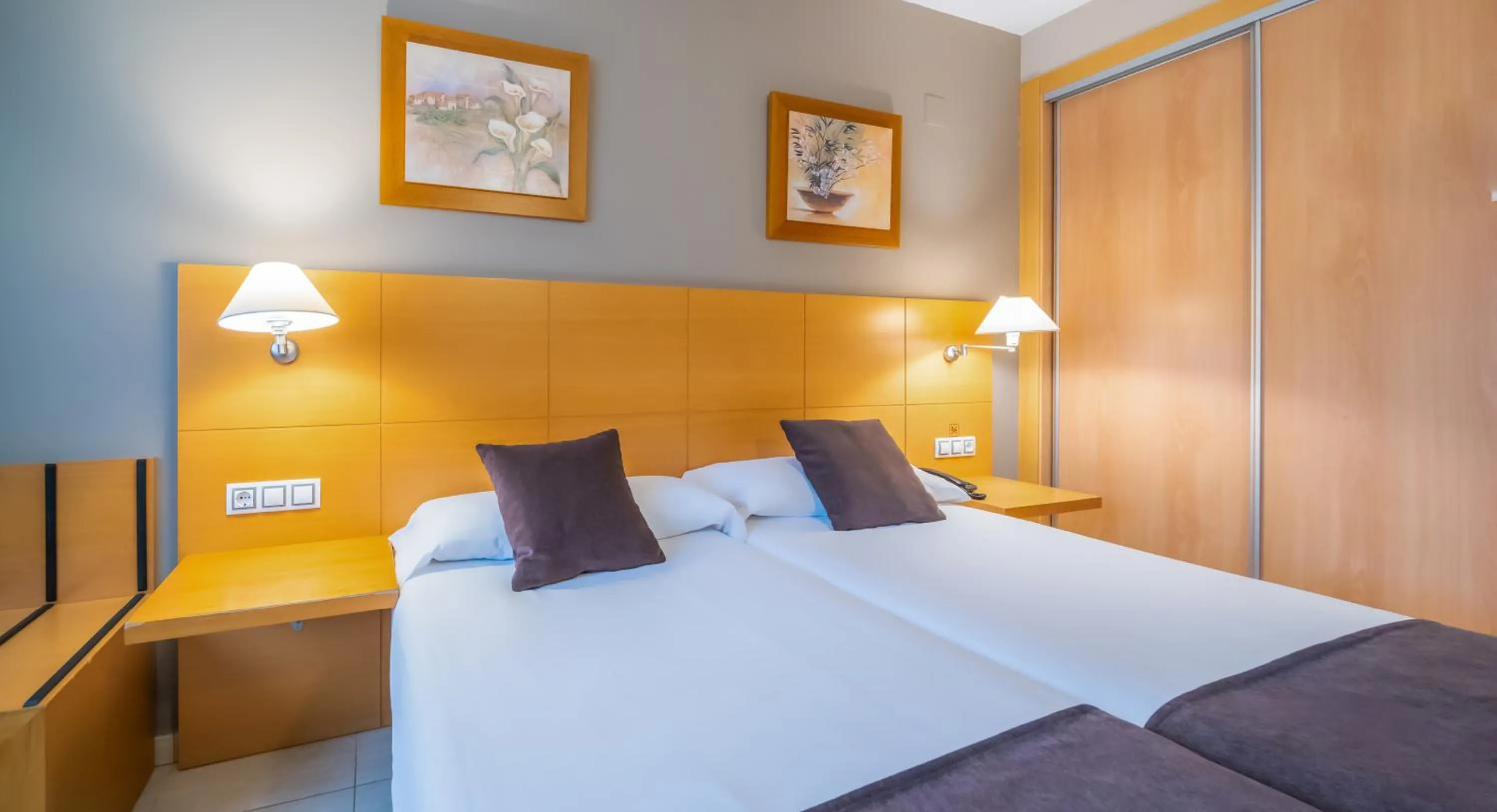 Photo of the whole room, Bed in La City Estación