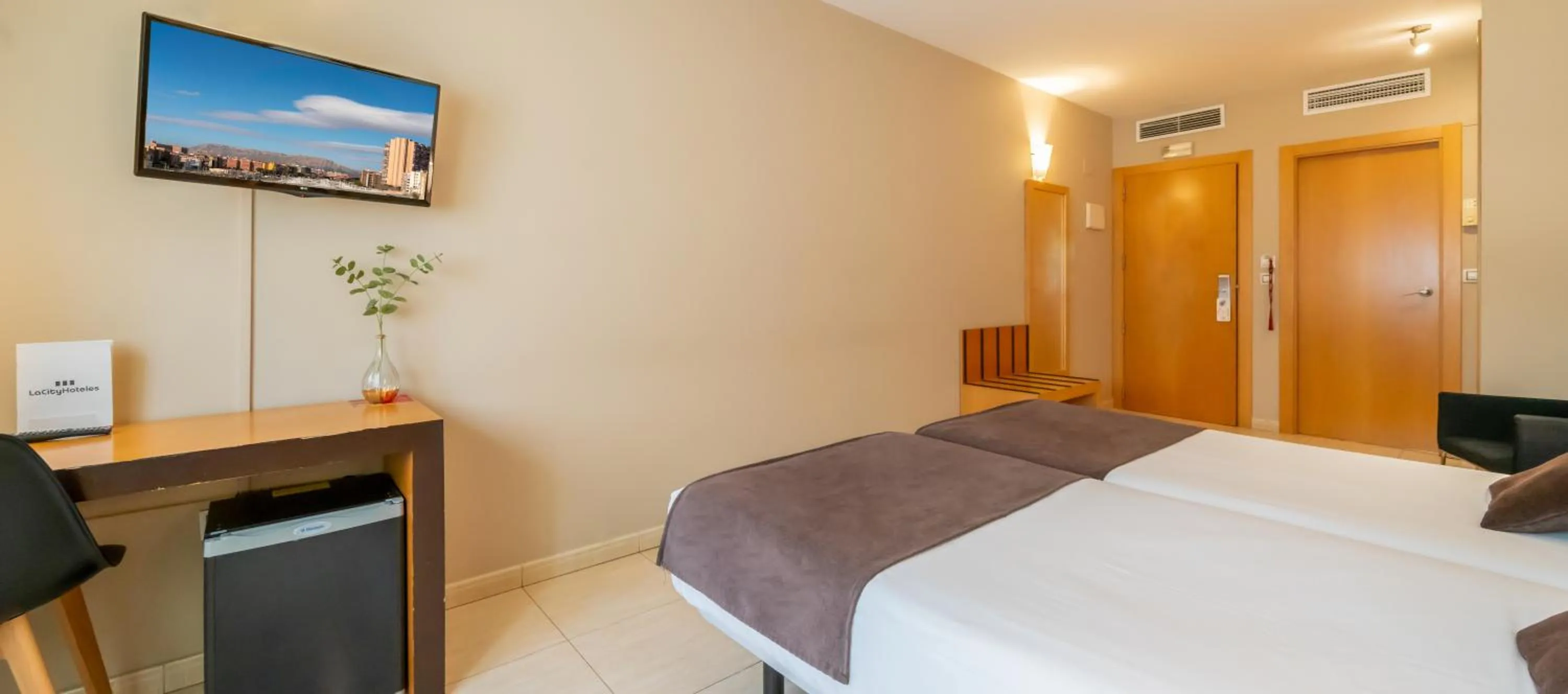 TV and multimedia, Bed in La City Estación
