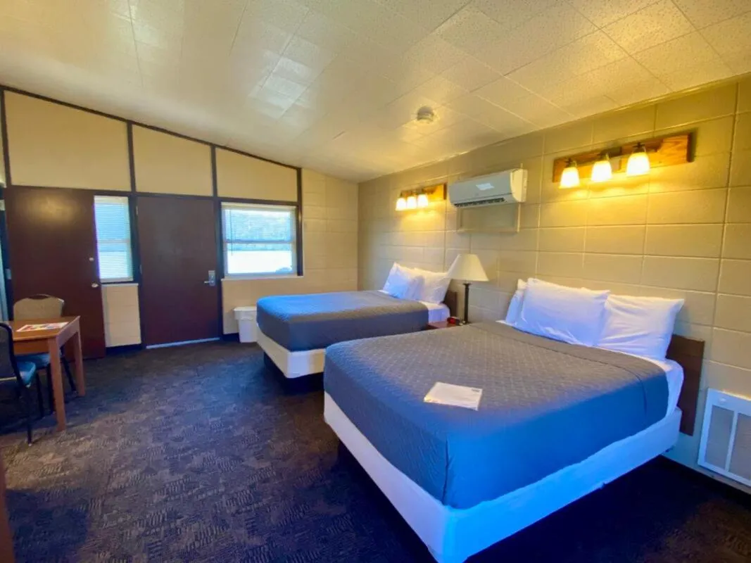 Bed in Thousand Hills State Park Cabins
