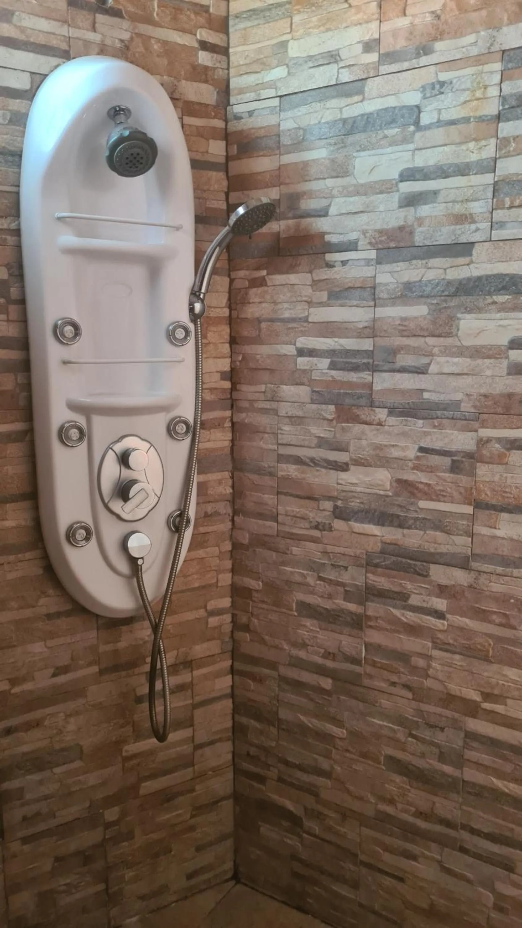 Shower in Hotel Leyenda del Tepozteco