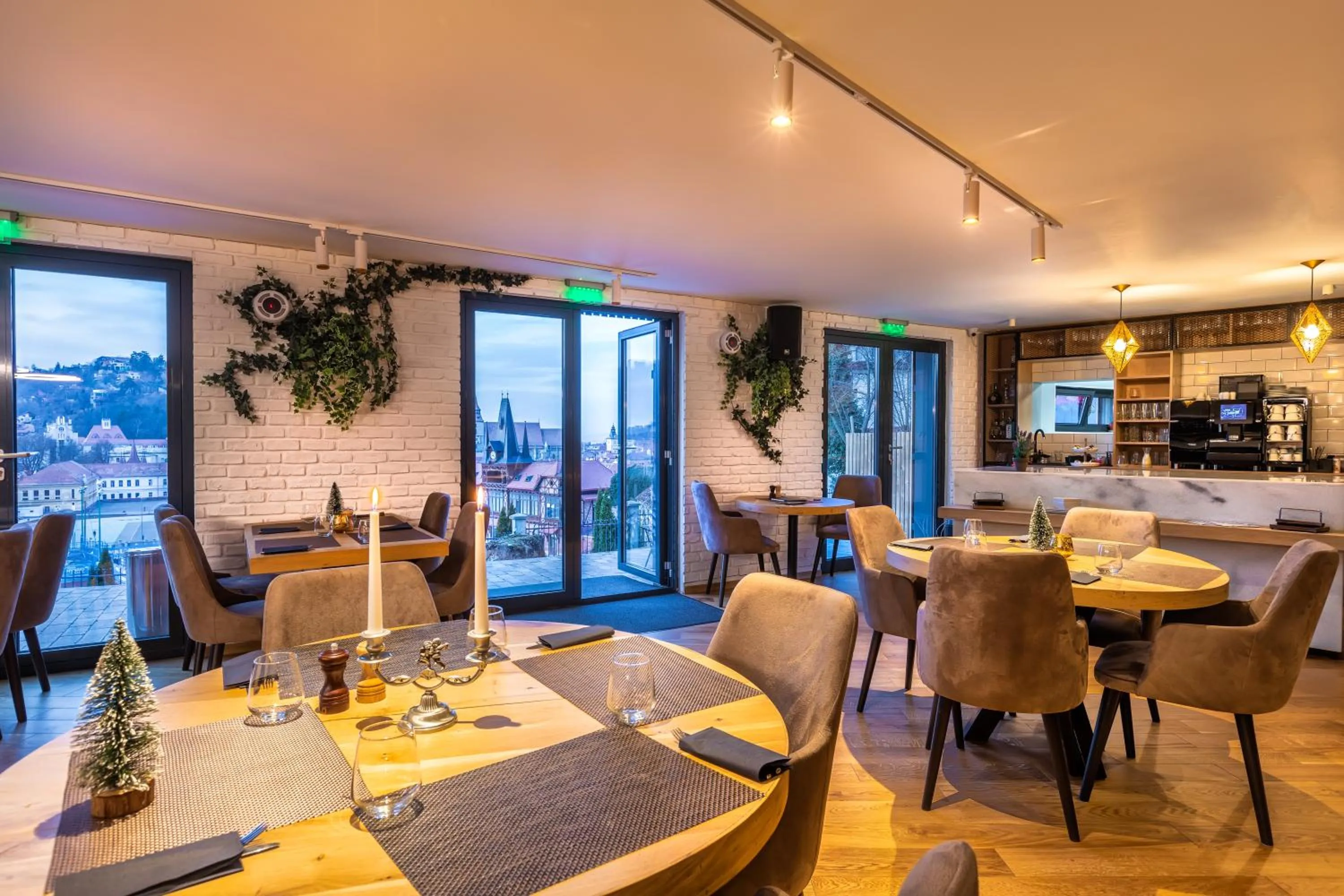 Lounge or bar in UpperHouse Suites & More