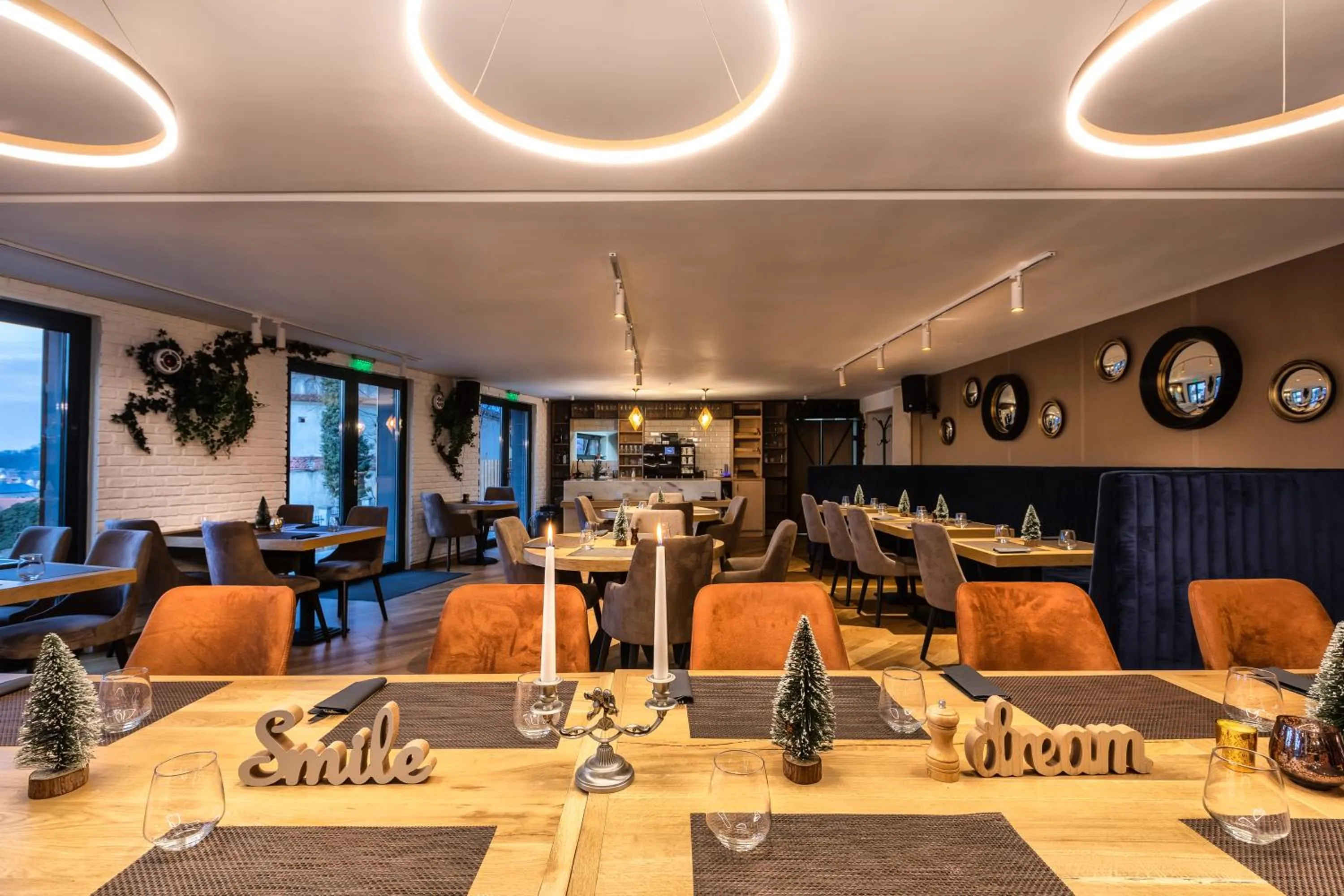 Lounge or bar in UpperHouse Suites & More