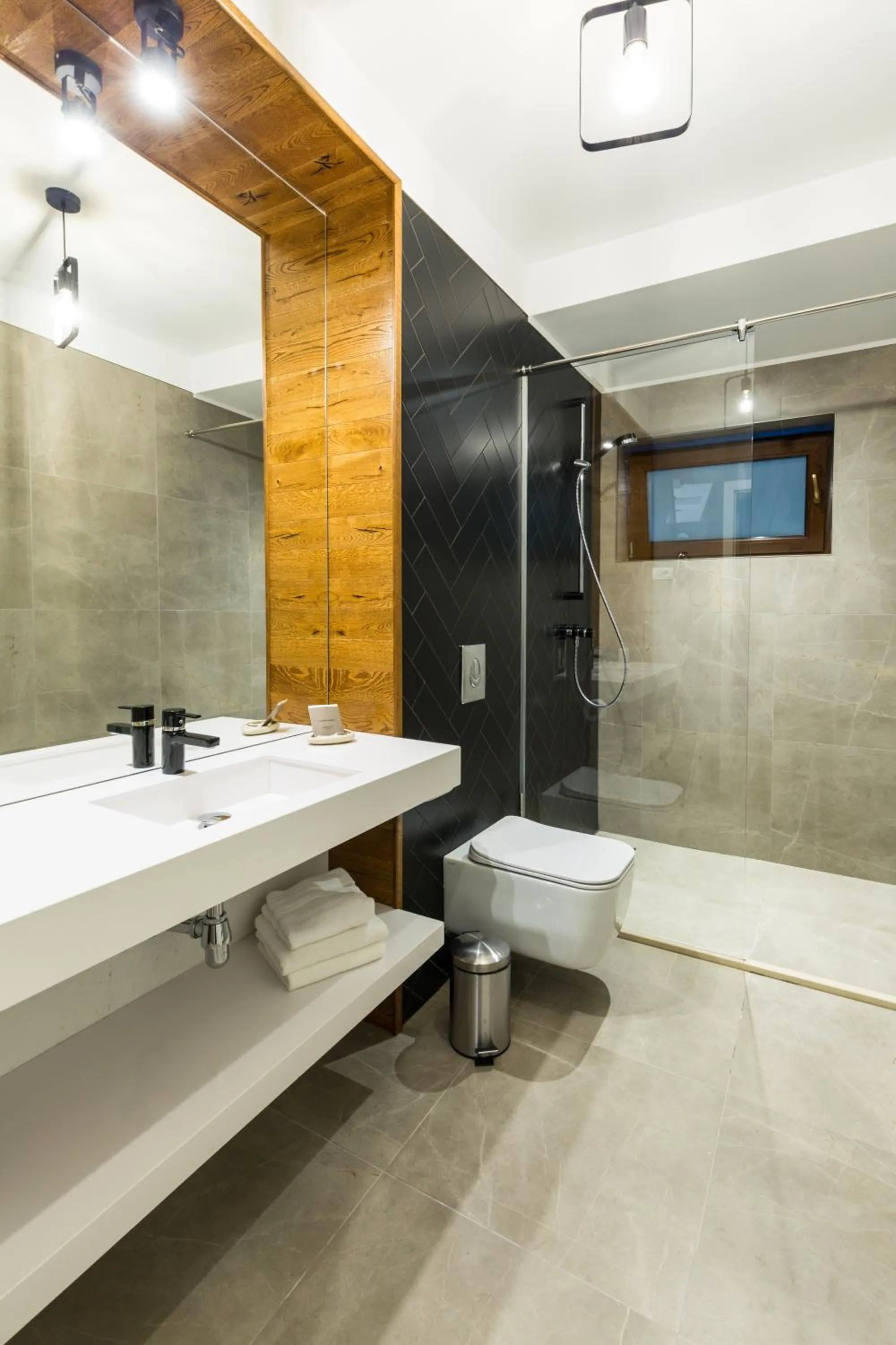 UpperHouse Suites & More