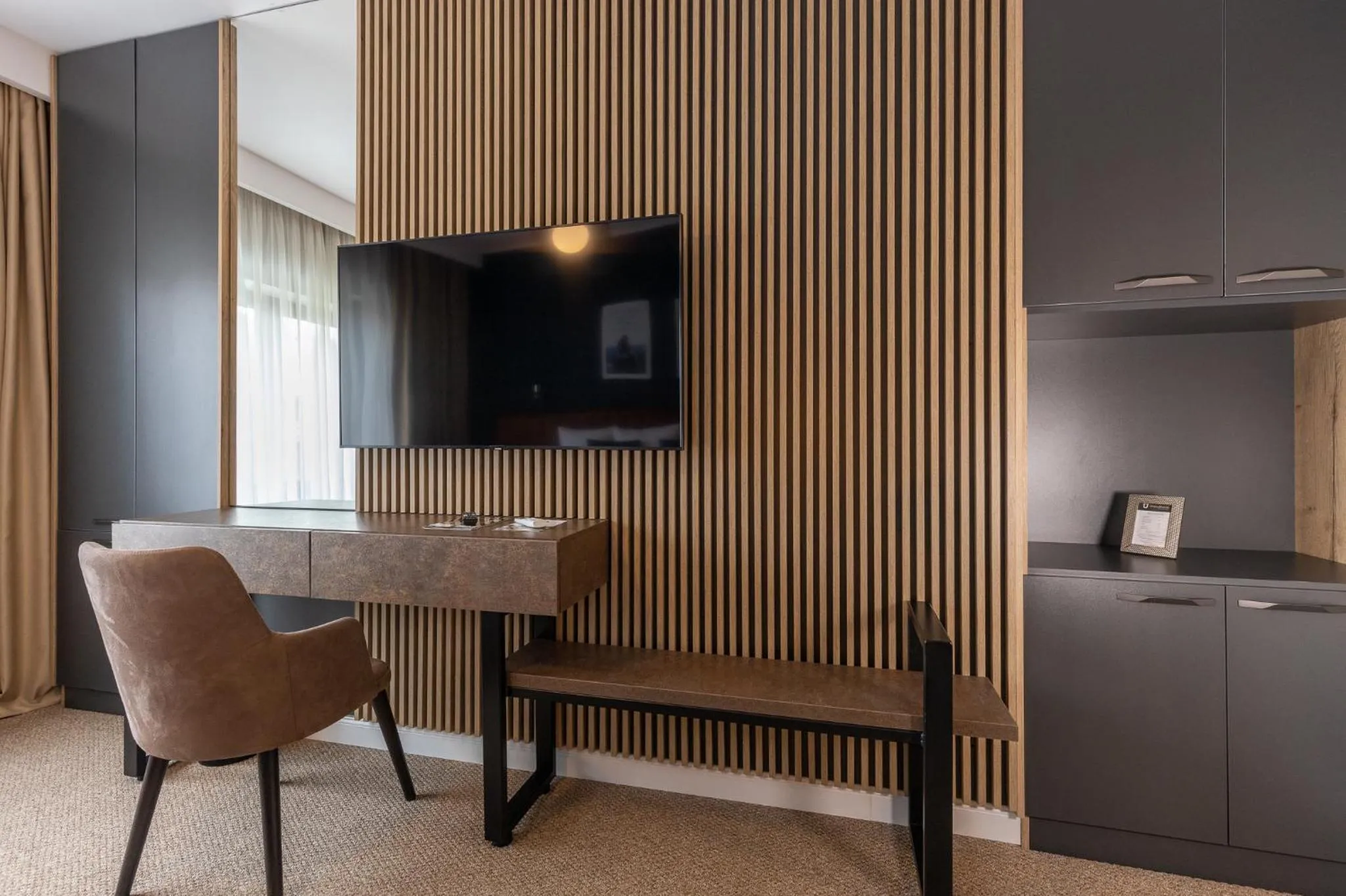 UpperHouse Suites & More