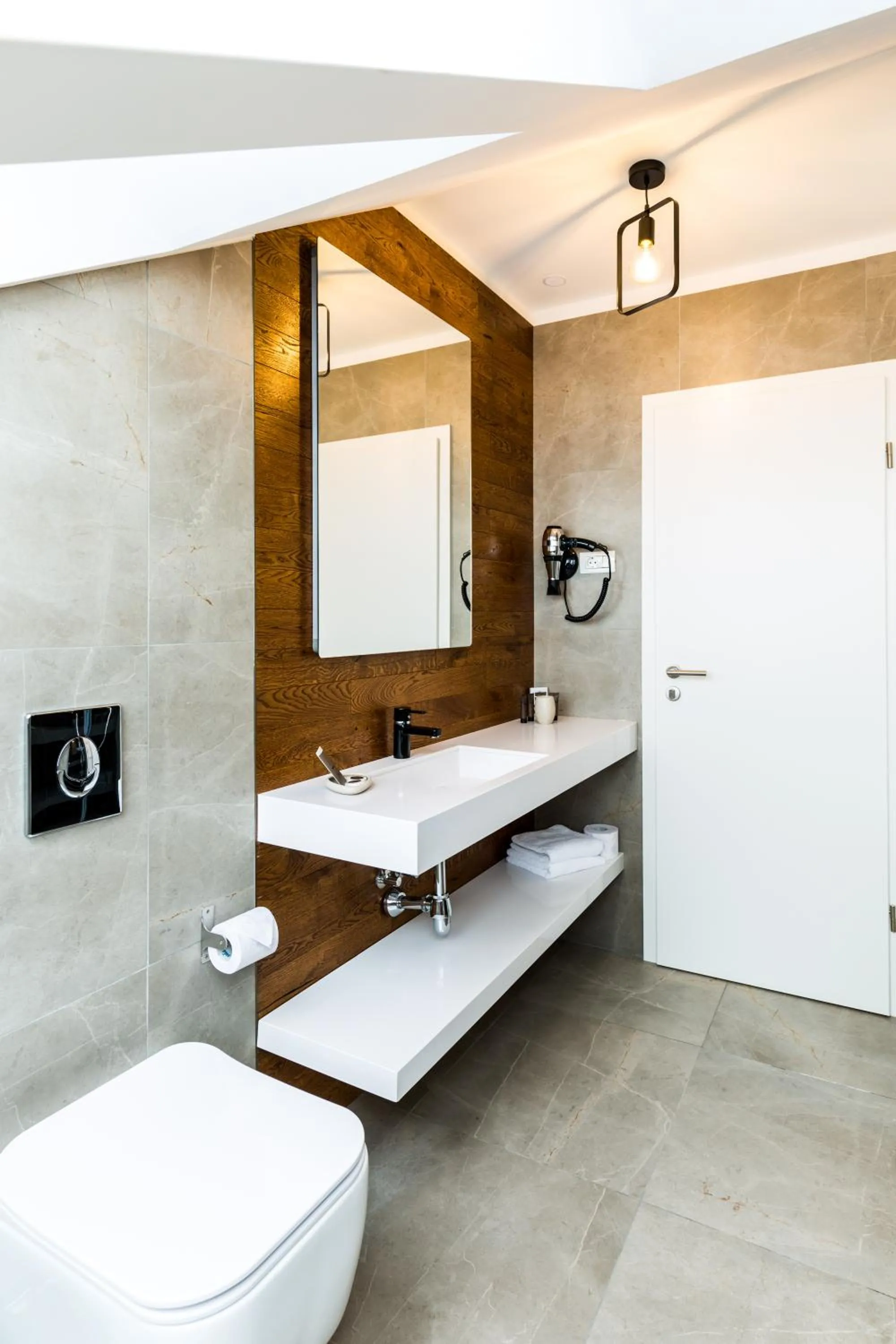 UpperHouse Suites & More