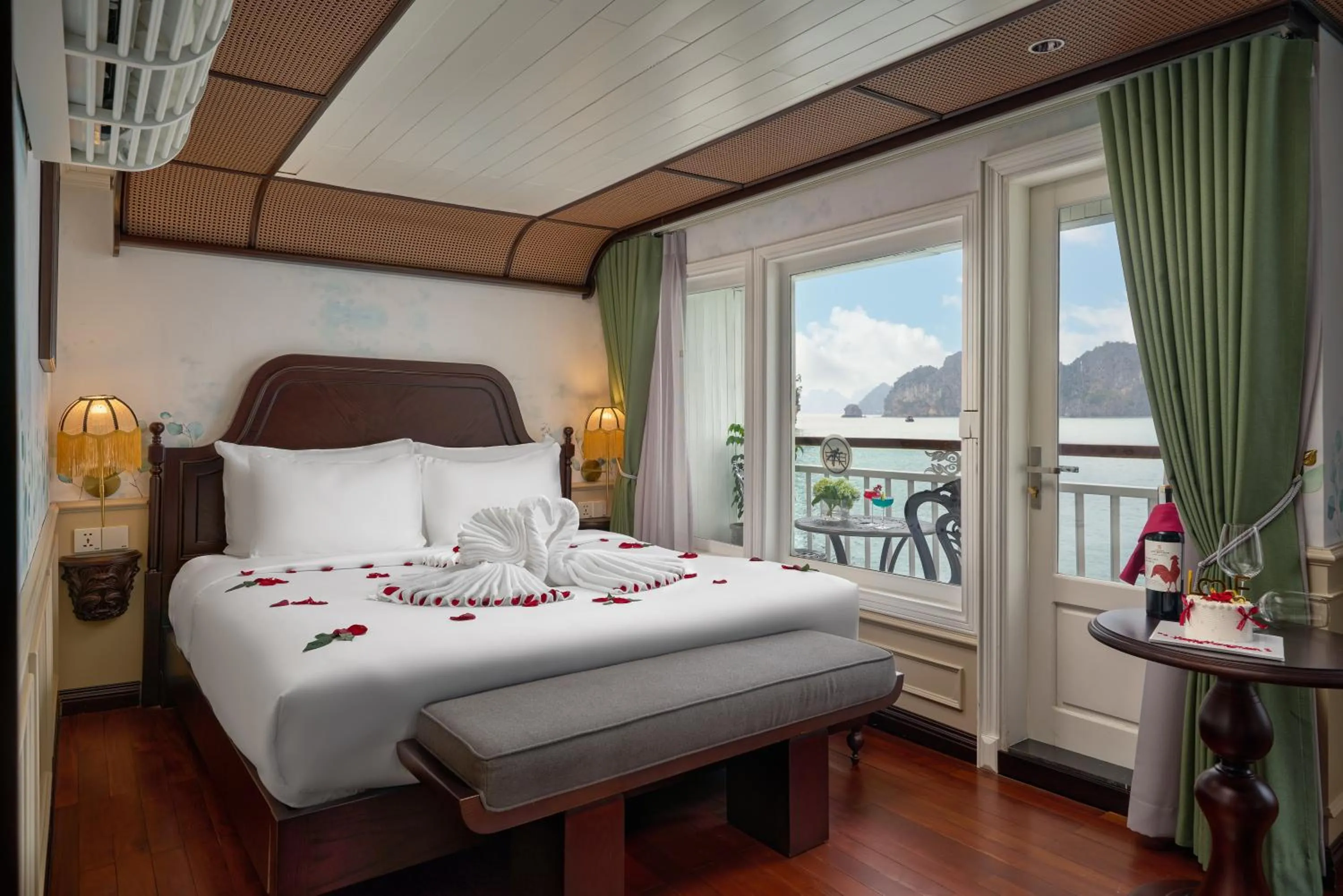 Bed in Signature Royal Halong Cruise