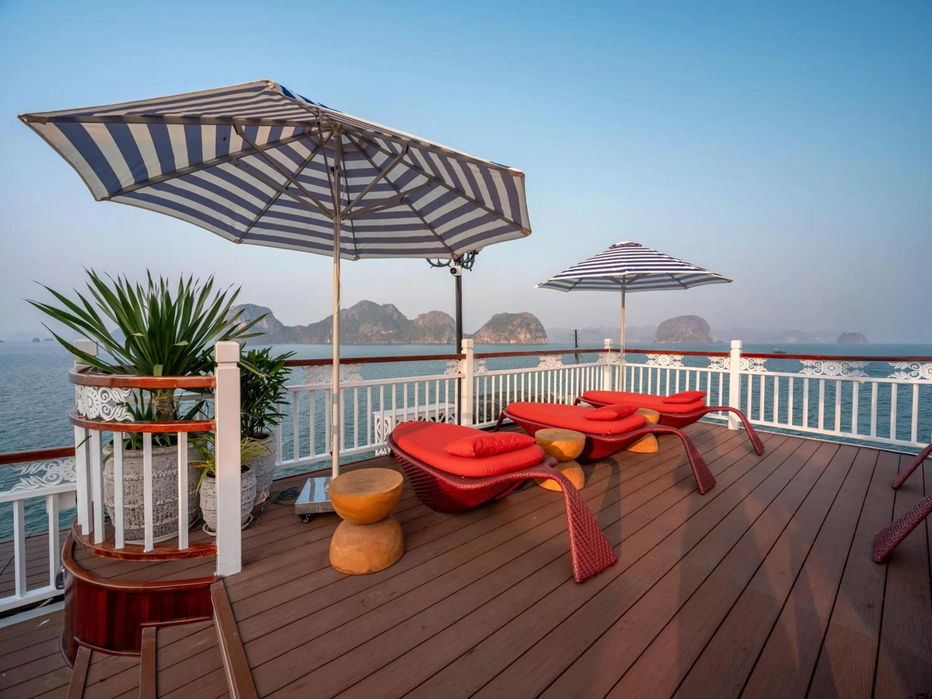 Signature Royal Halong Cruise