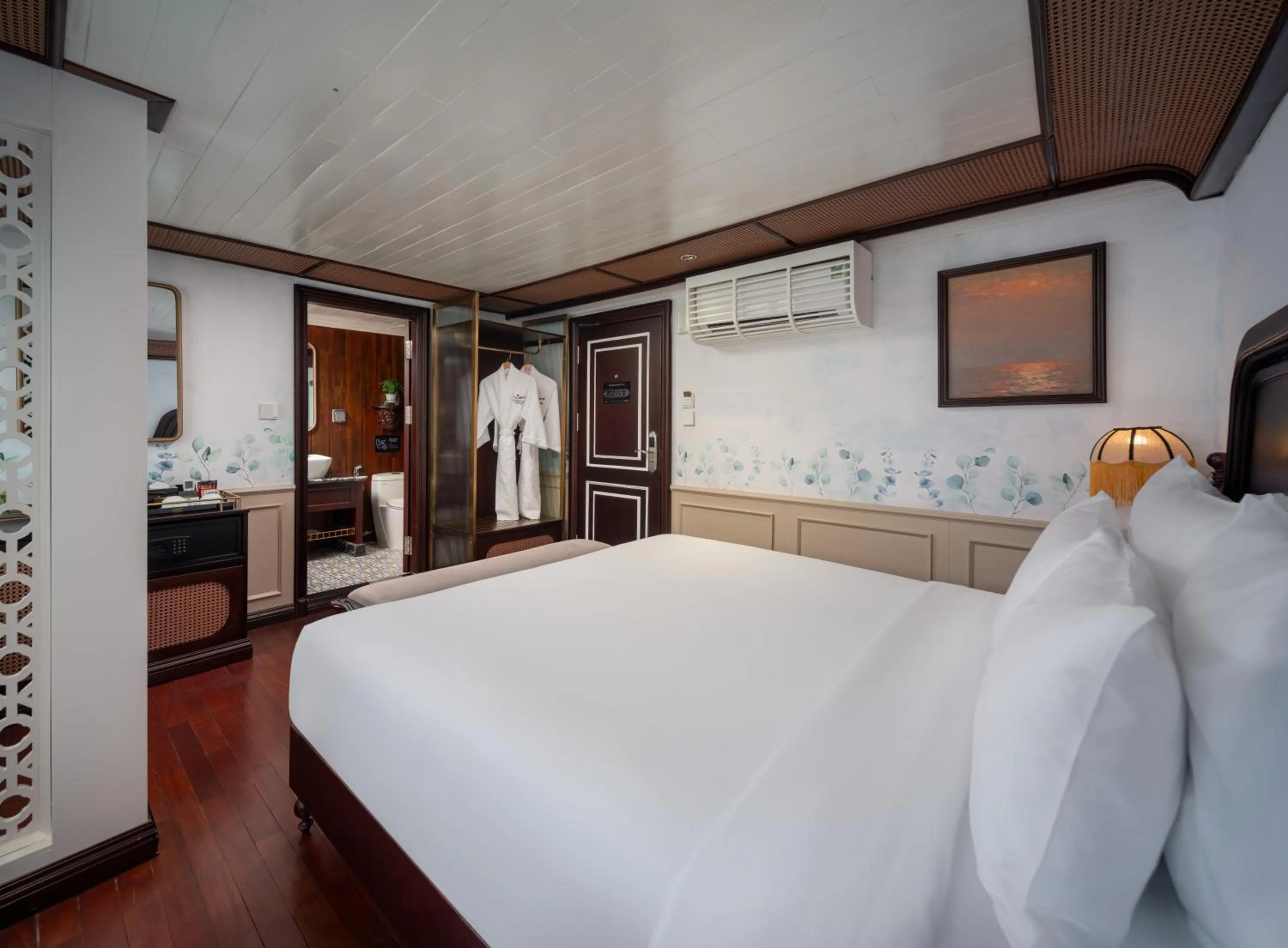 Bed in Signature Royal Halong Cruise