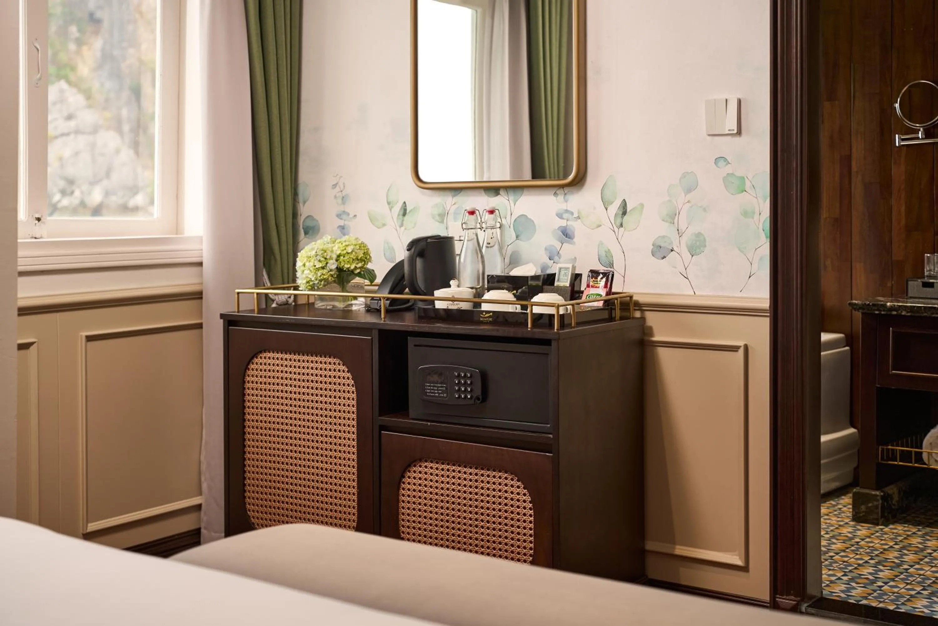 Signature Royal Halong Cruise