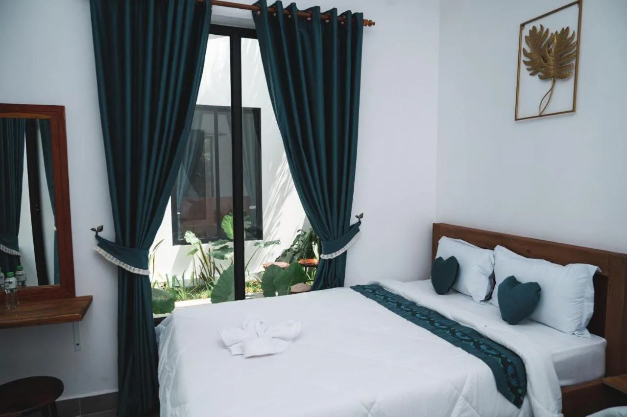 Kampot River Bungalow by MAMA