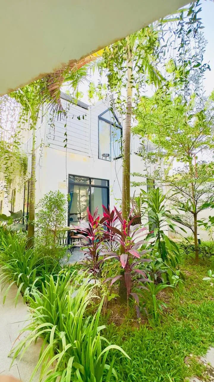 Floor plan in Kampot River Bungalow by MAMA