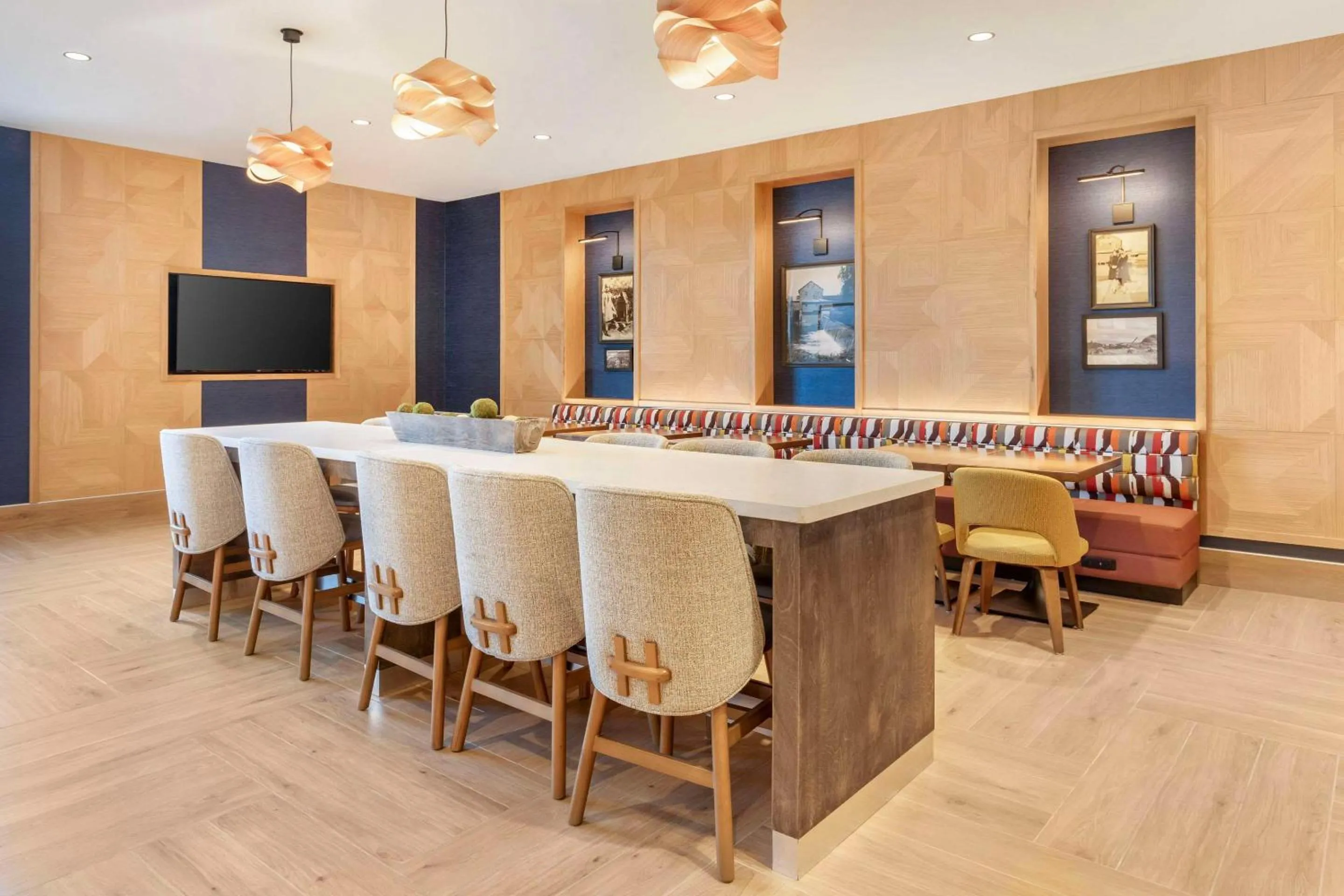 Restaurant/places to eat in Cambria Hotel Pigeon Forge