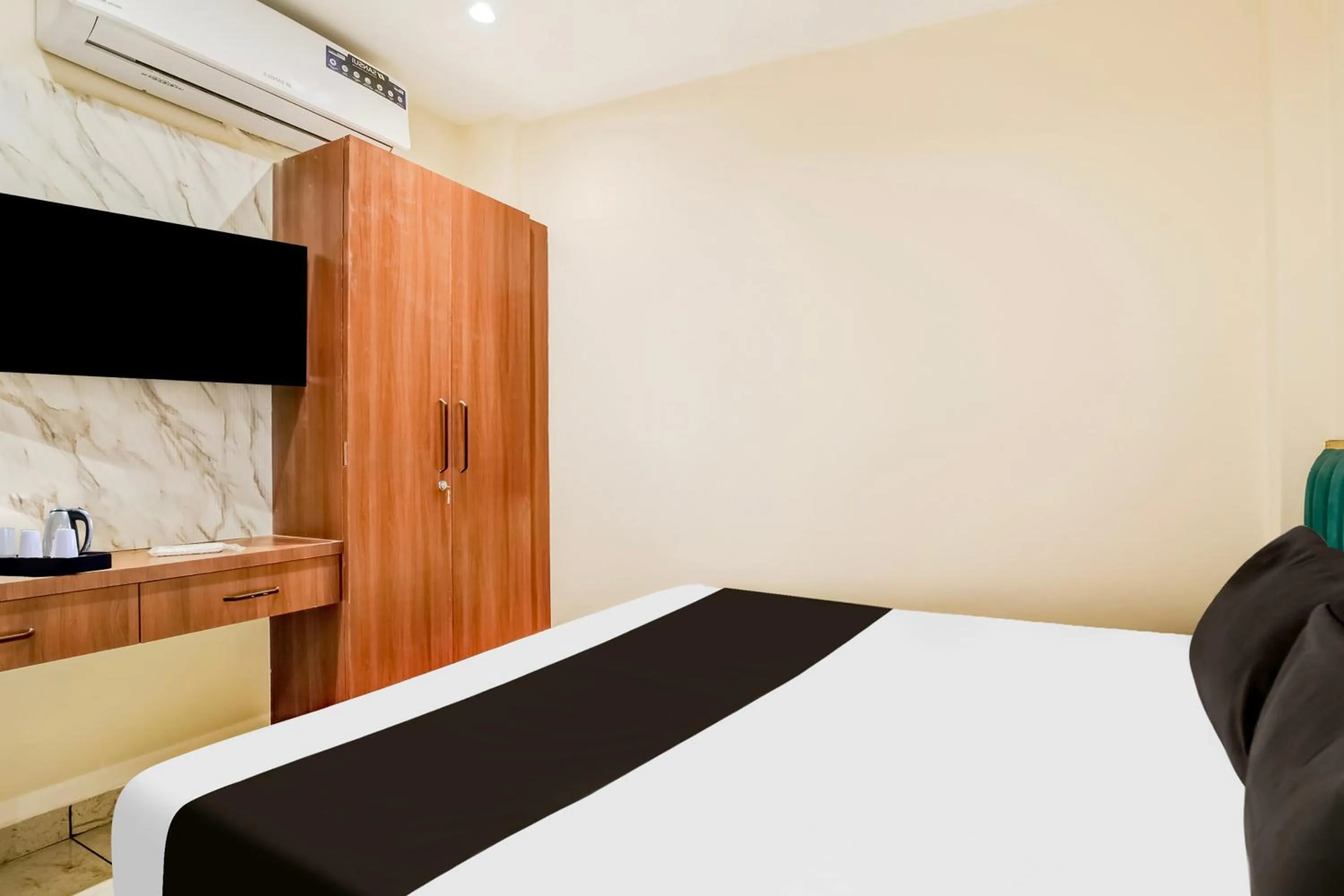 Bedroom, Bed in Hotel O Mahakal Temple Formerly Shivangam